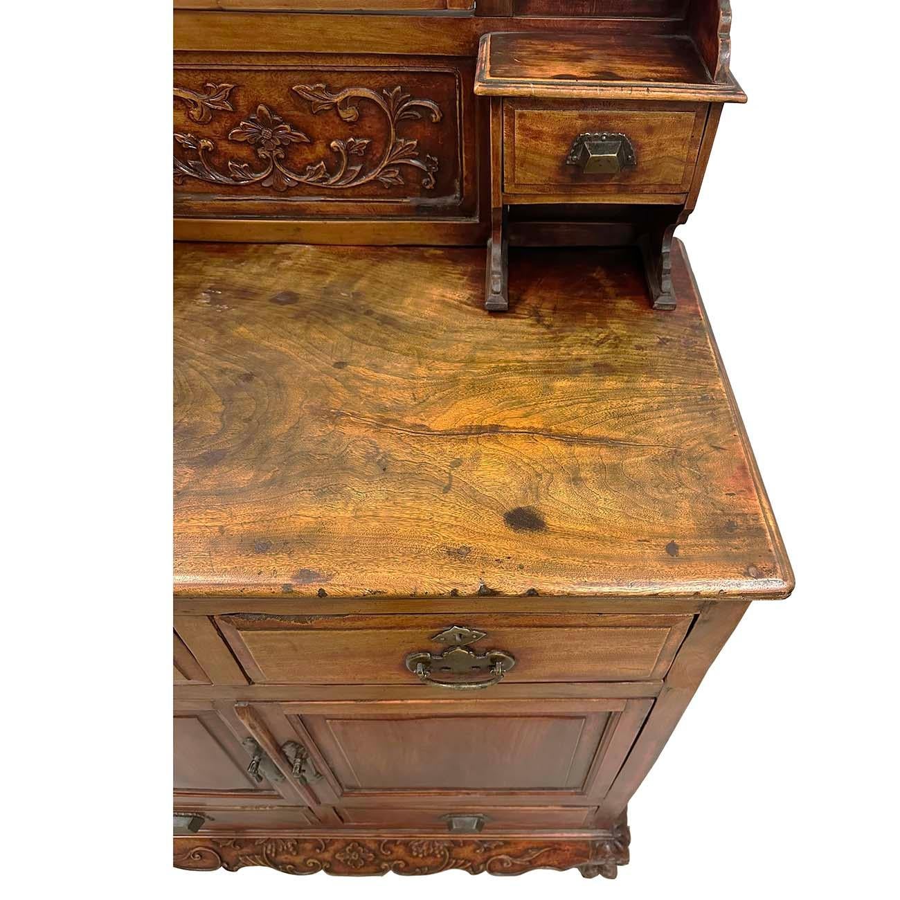 Early 20th-Century Chinese Carved Dresser with American Style influence For Sale 3