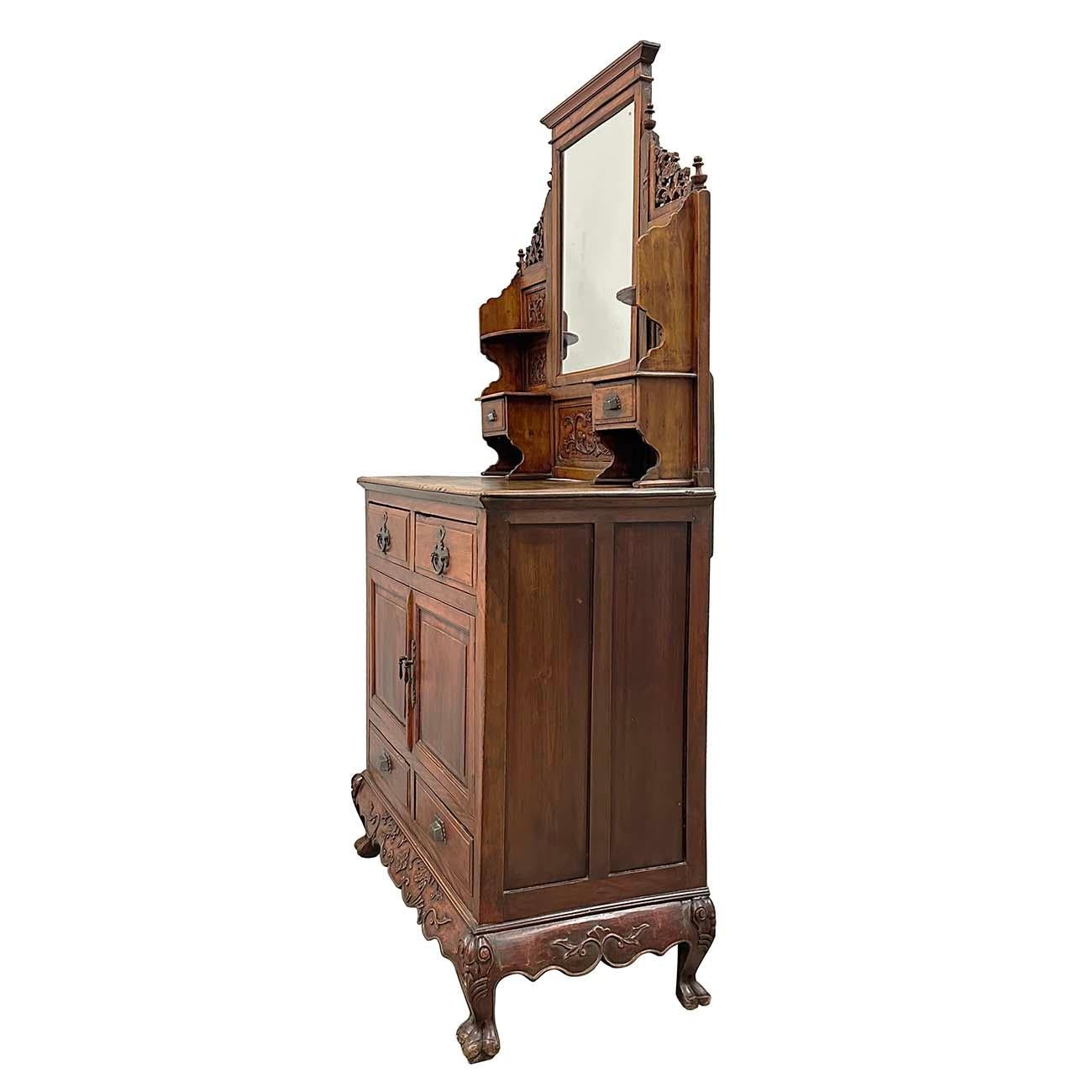 Early 20th-Century Chinese Carved Dresser with American Style influence For Sale 4