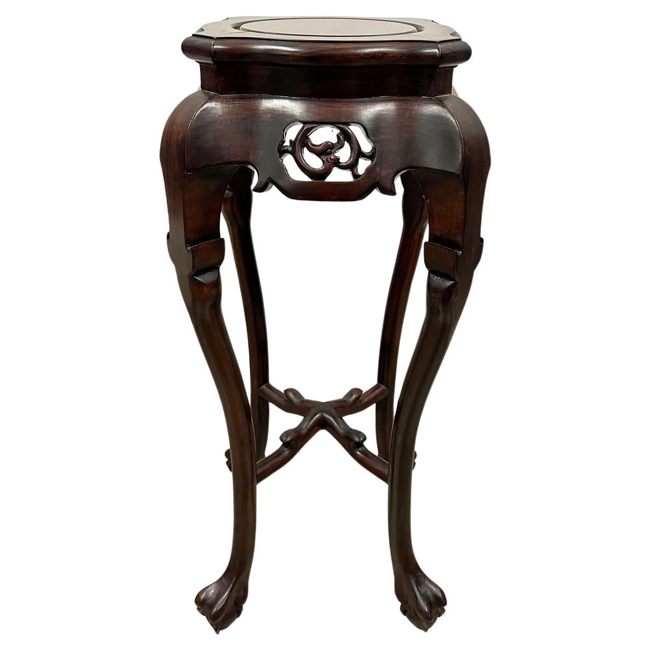 Début du 20e siècle, table à piédestal chinoise en bois de rose sculpté / Stand pour plantes