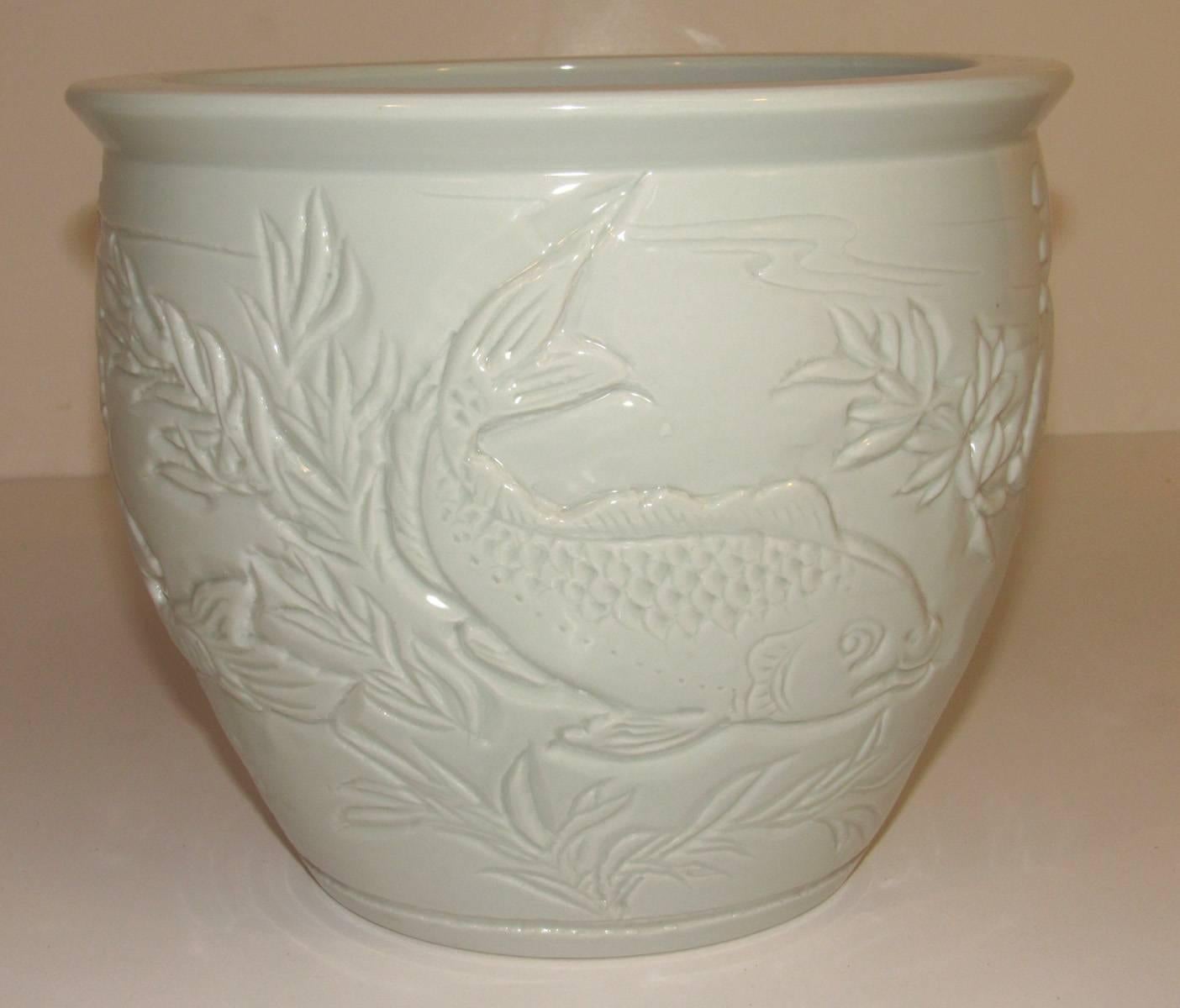 Early 20th Century Chinese Celadon Planter In Excellent Condition For Sale In Dallas, TX