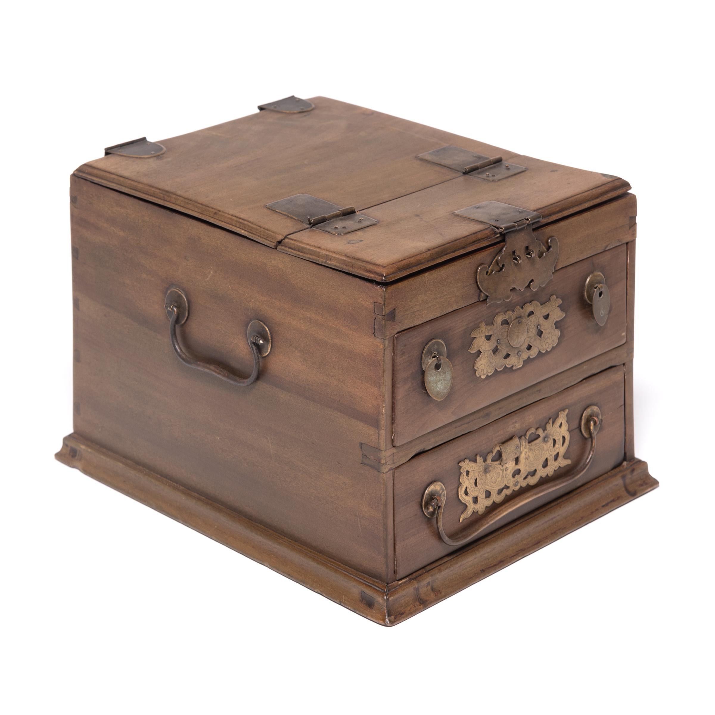 Qing Early 20th Century Chinese Double Bat Jewelry Chest