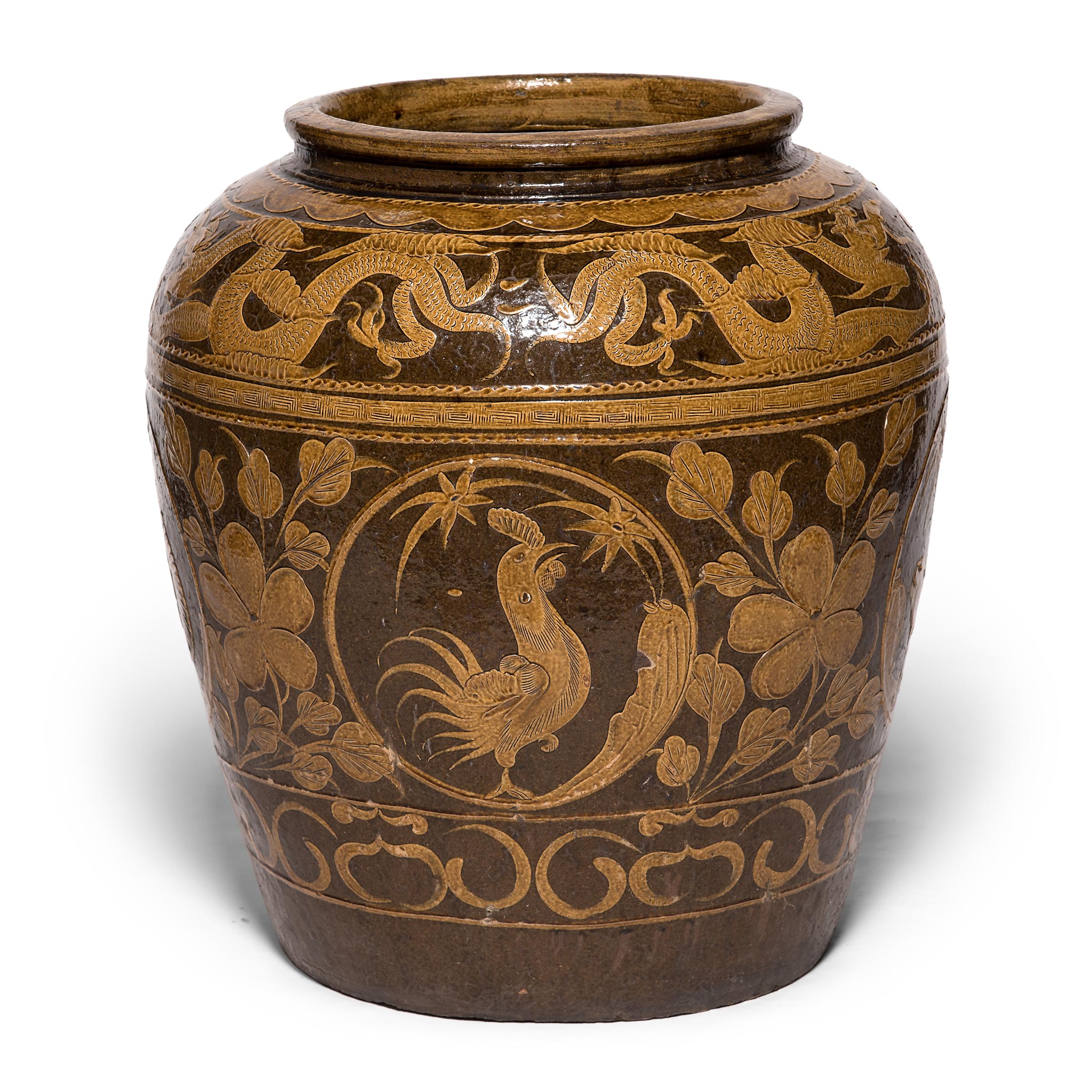 Qing Early 20th Century Chinese Egg Jar