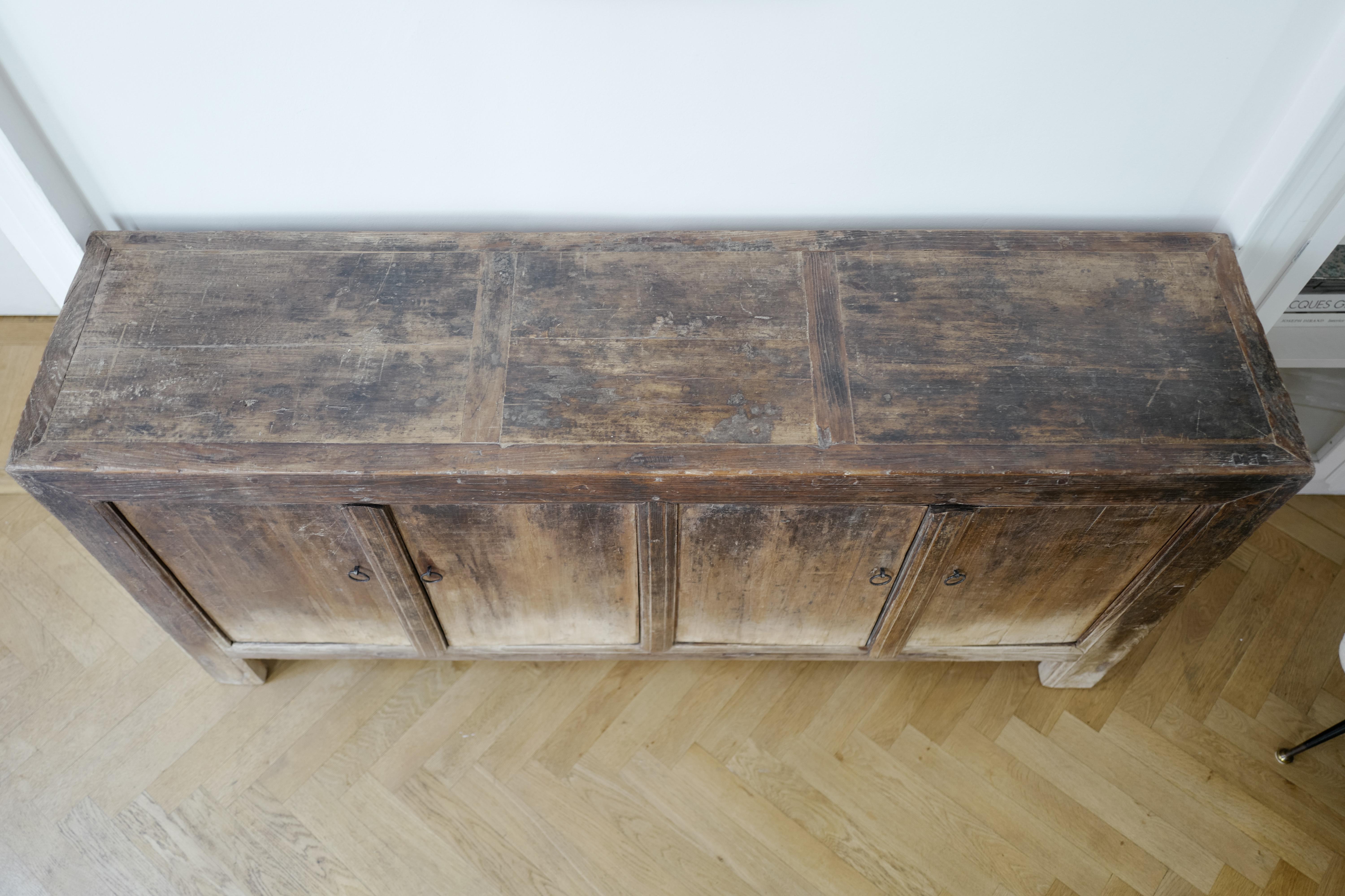 Cinese Credenza in legno di olmo cinese dei primi del Novecento con una patina straordinaria in vendita