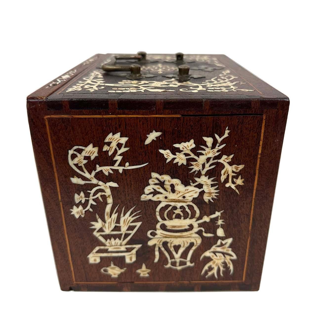 Early 20th Century Chinese Export Mah-Jong Game Set 6