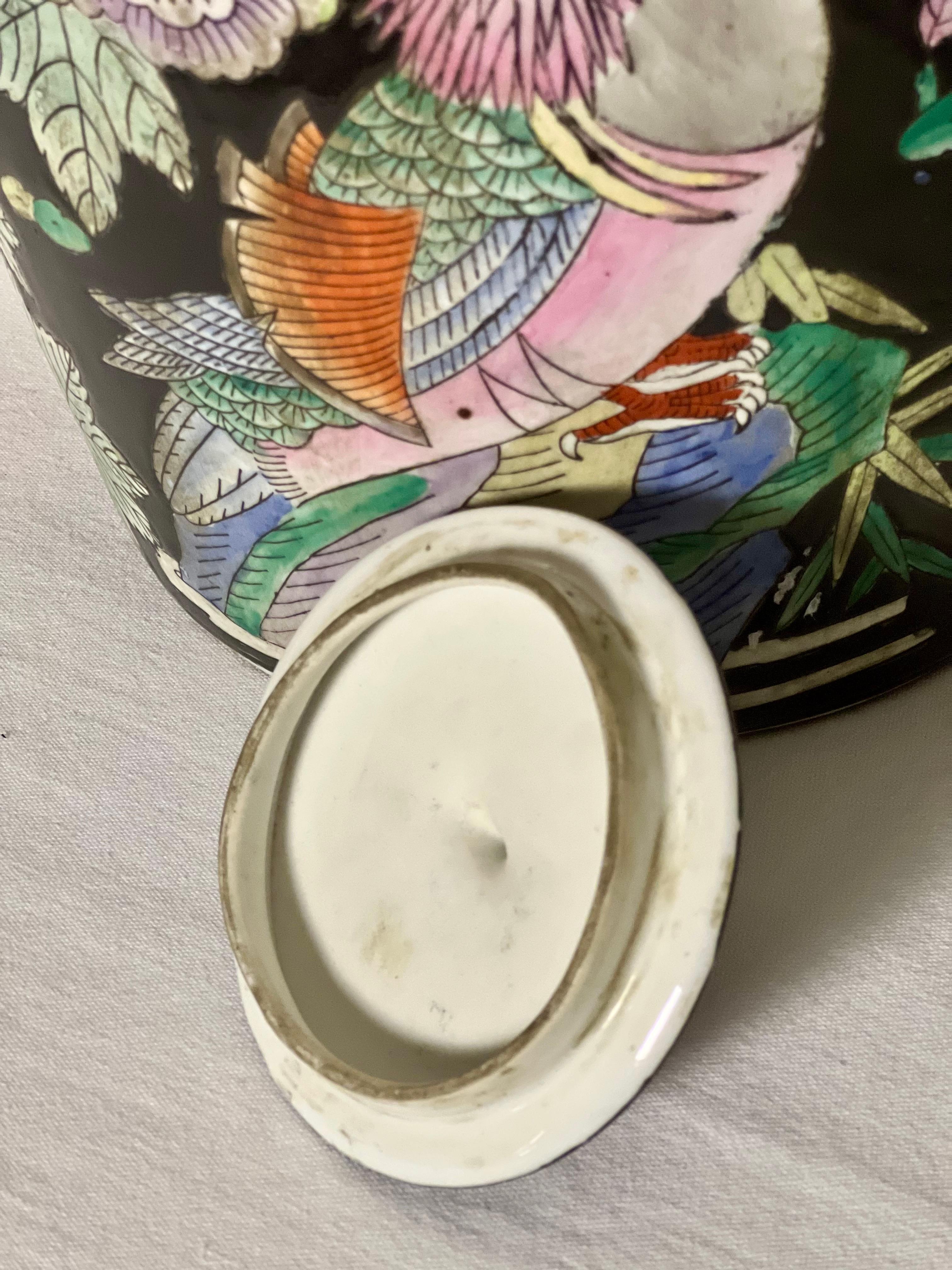 Early 20th Century Chinese Famille Noire Porcelain Ovoid Ginger Jar with Lid For Sale 7