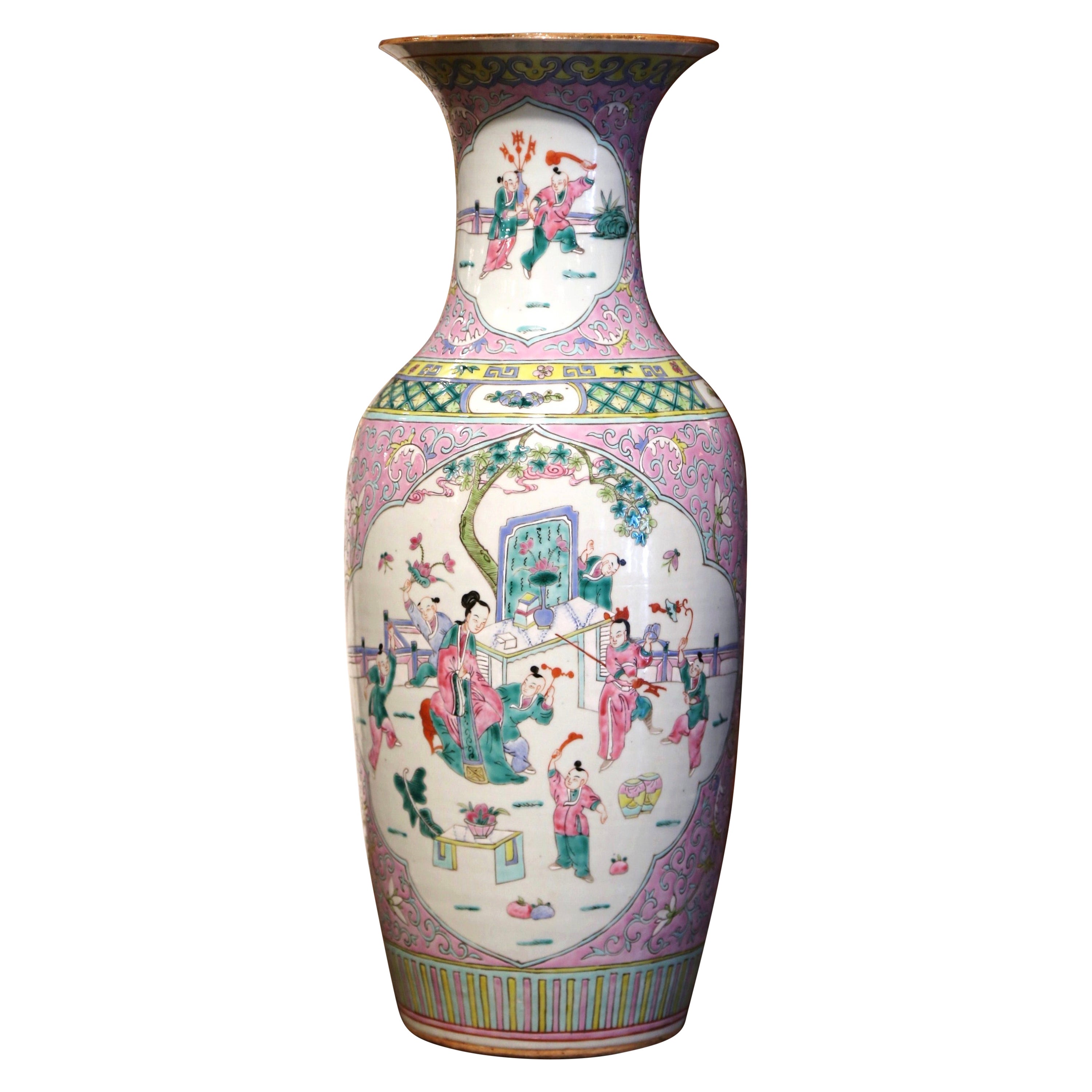 Vaso di porcellana cinese Famille Rose dipinto a mano dei primi del Novecento