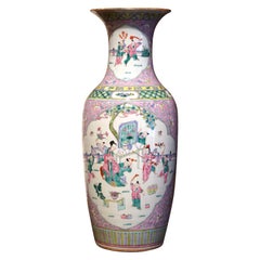 Vaso di porcellana cinese Famille Rose dipinto a mano dei primi del Novecento