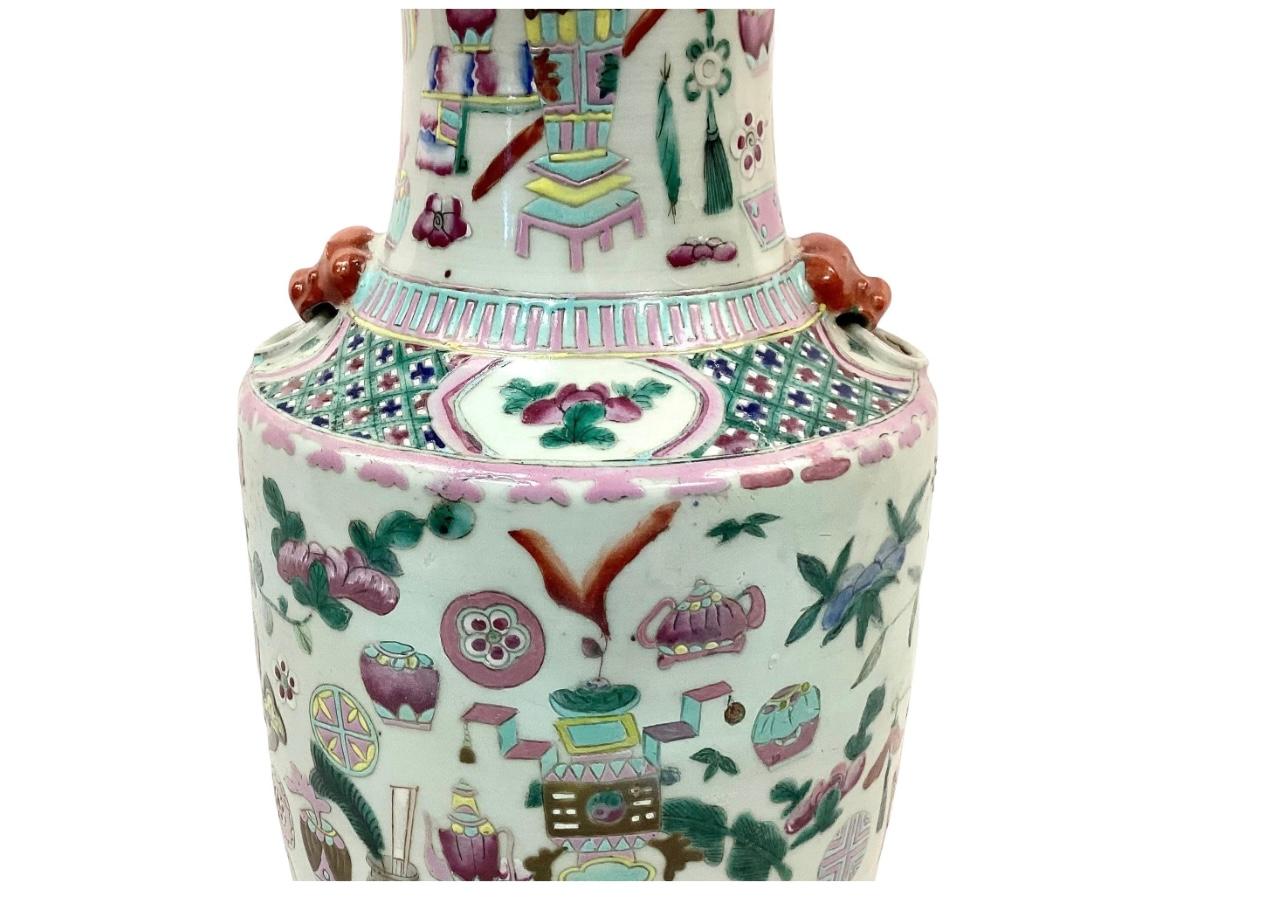 Early 20th Century Chinese Famille Rose Lobed Porcelain Vase In Good Condition In Bradenton, FL