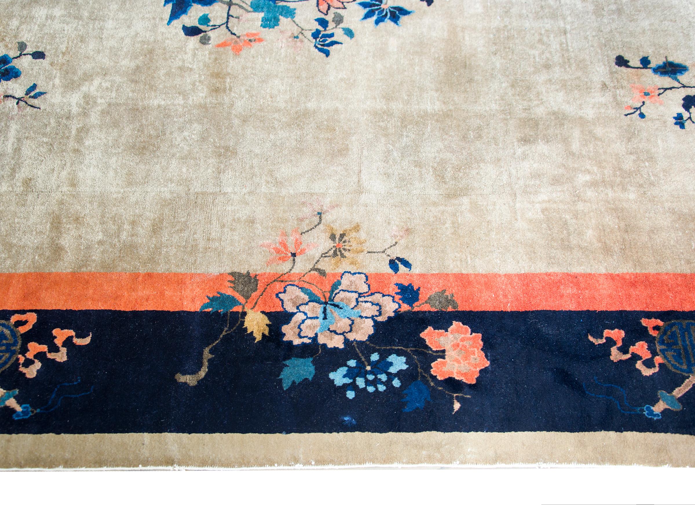 Early 20th Century Chinese Feti Rug  In Good Condition For Sale In Chicago, IL