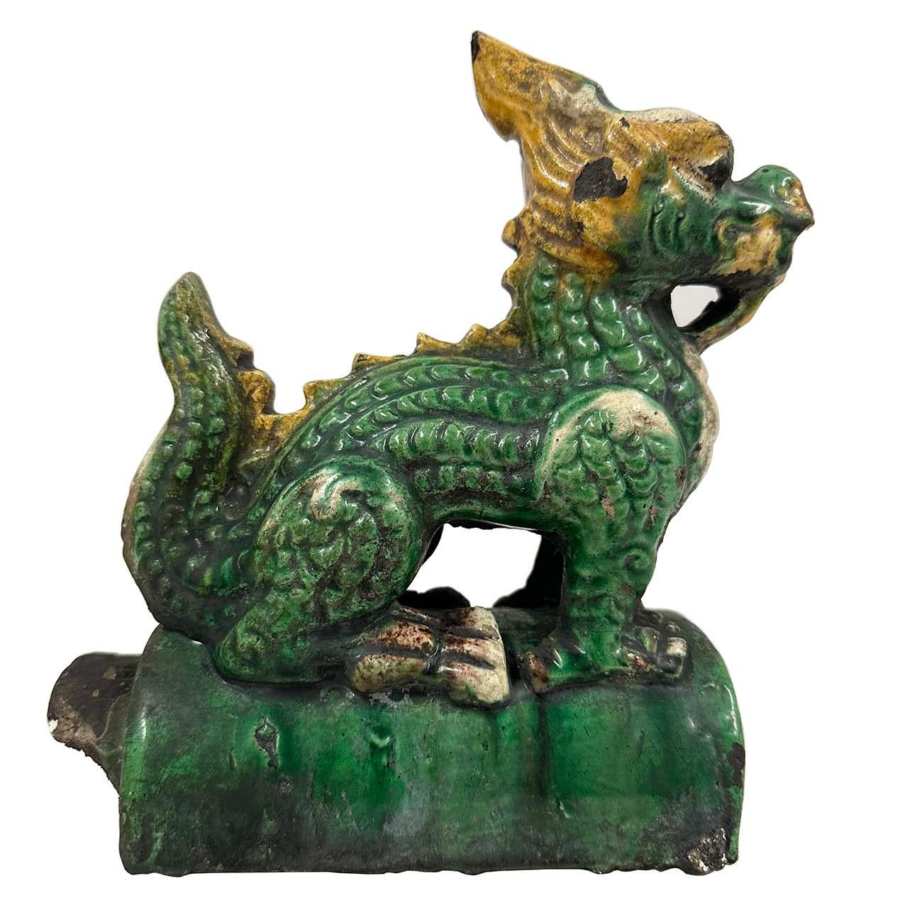 Early 20th Century Chinese Glazed Ceramic Dragon Roof Tile In Good Condition For Sale In Pomona, CA