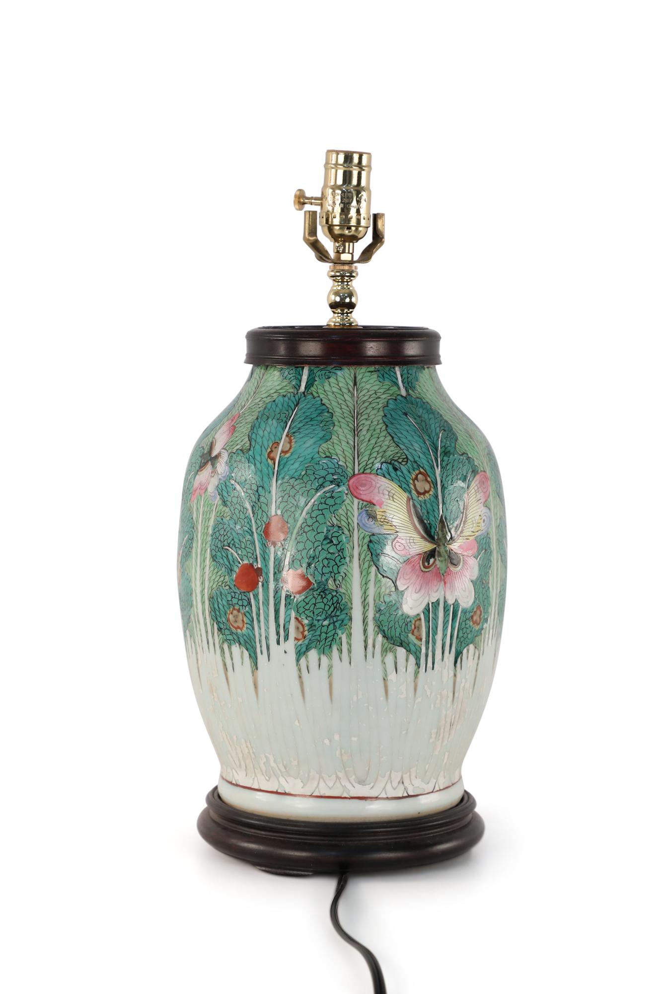 Chinese Export Early 20th Century Chinese Green Botanical Table Lamp on Wooden Base For Sale