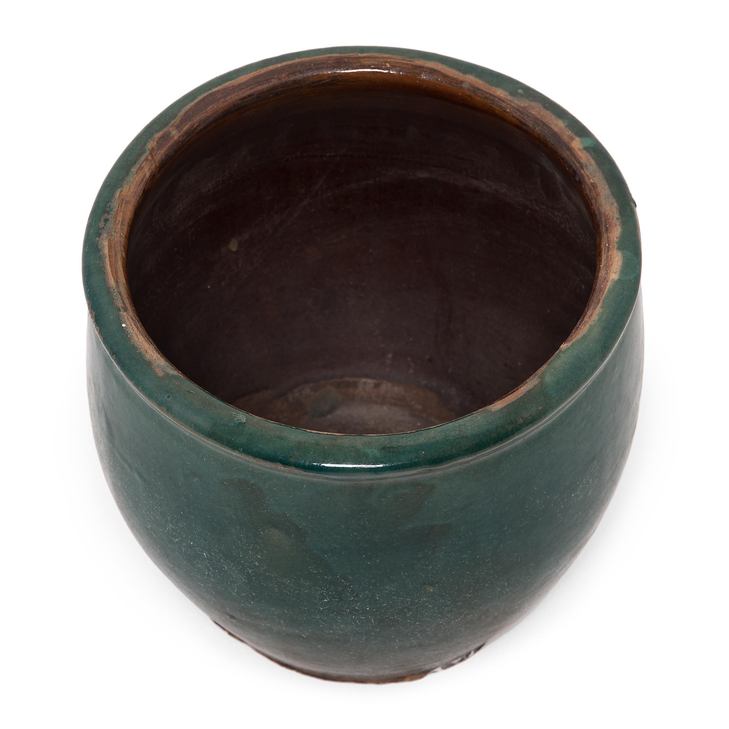 Qing Early 20th Century Chinese Green Glazed Pickling Pot