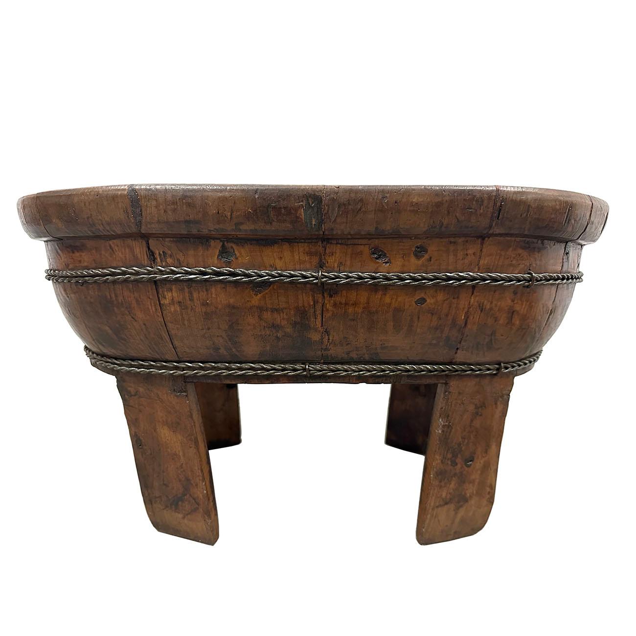 Early 20th Century Chinese Hand Made Wooden Wash/Laundry Basin 4