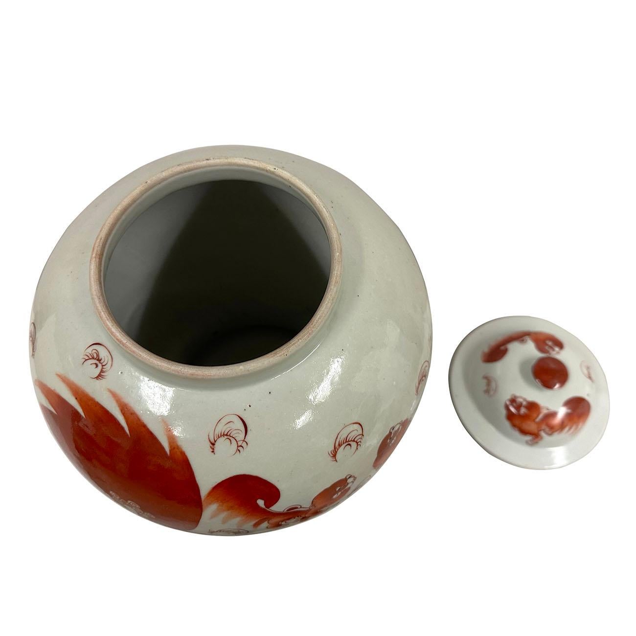 20ième siècle Pot à gingembre chinois FooDog peint à la main du début du 20e siècle en vente