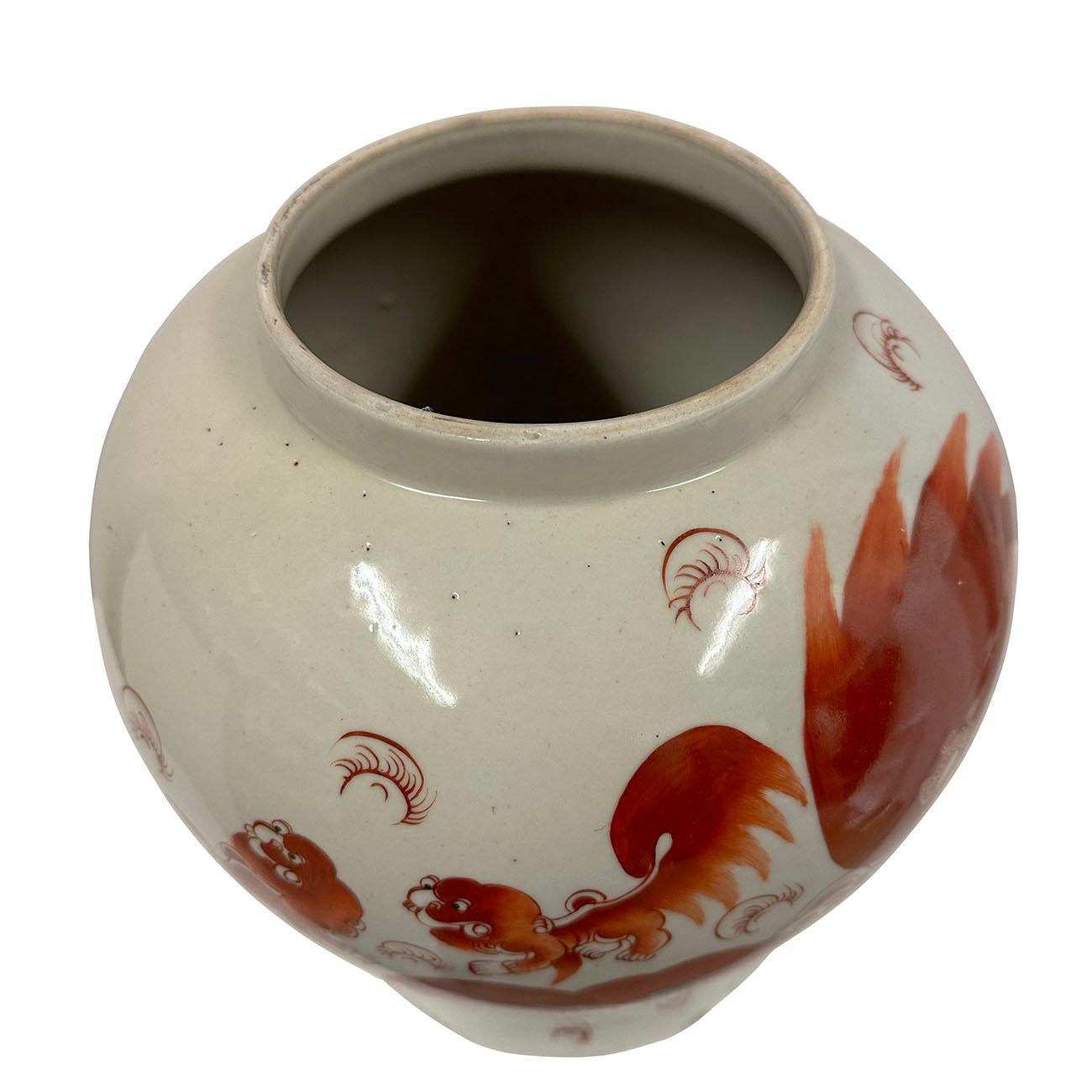 Early 20th Century Chinese Hand Painted FooDog Ginger Jar For Sale 3