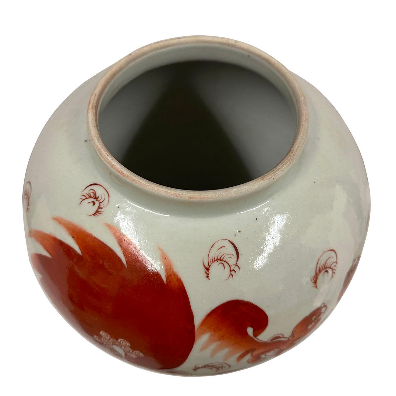 Early 20th Century Chinese Hand Painted FooDog Ginger Jar For Sale 2