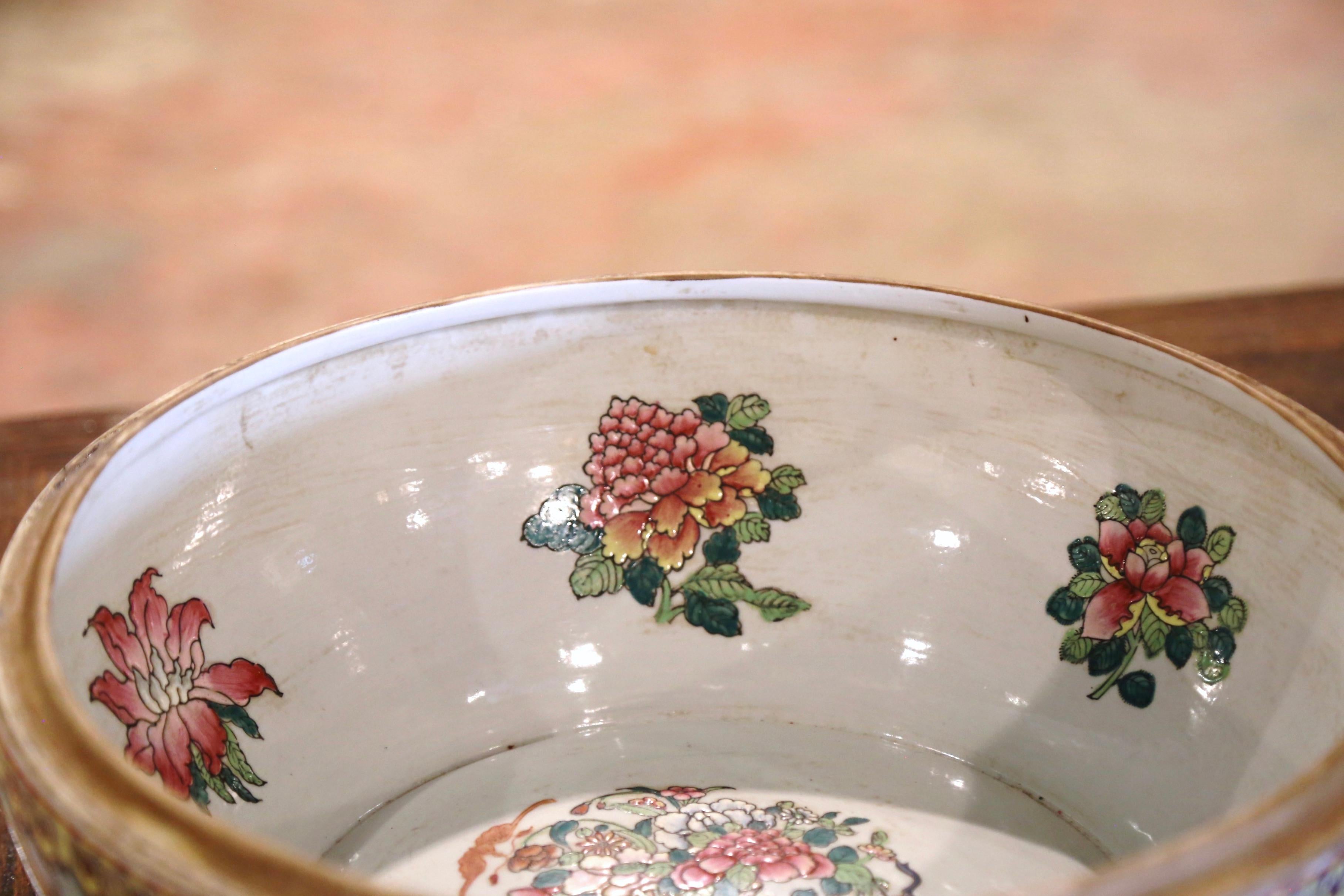 Boîte Guangxu en porcelaine chinoise peinte à la main du début du 20e siècle en vente 3