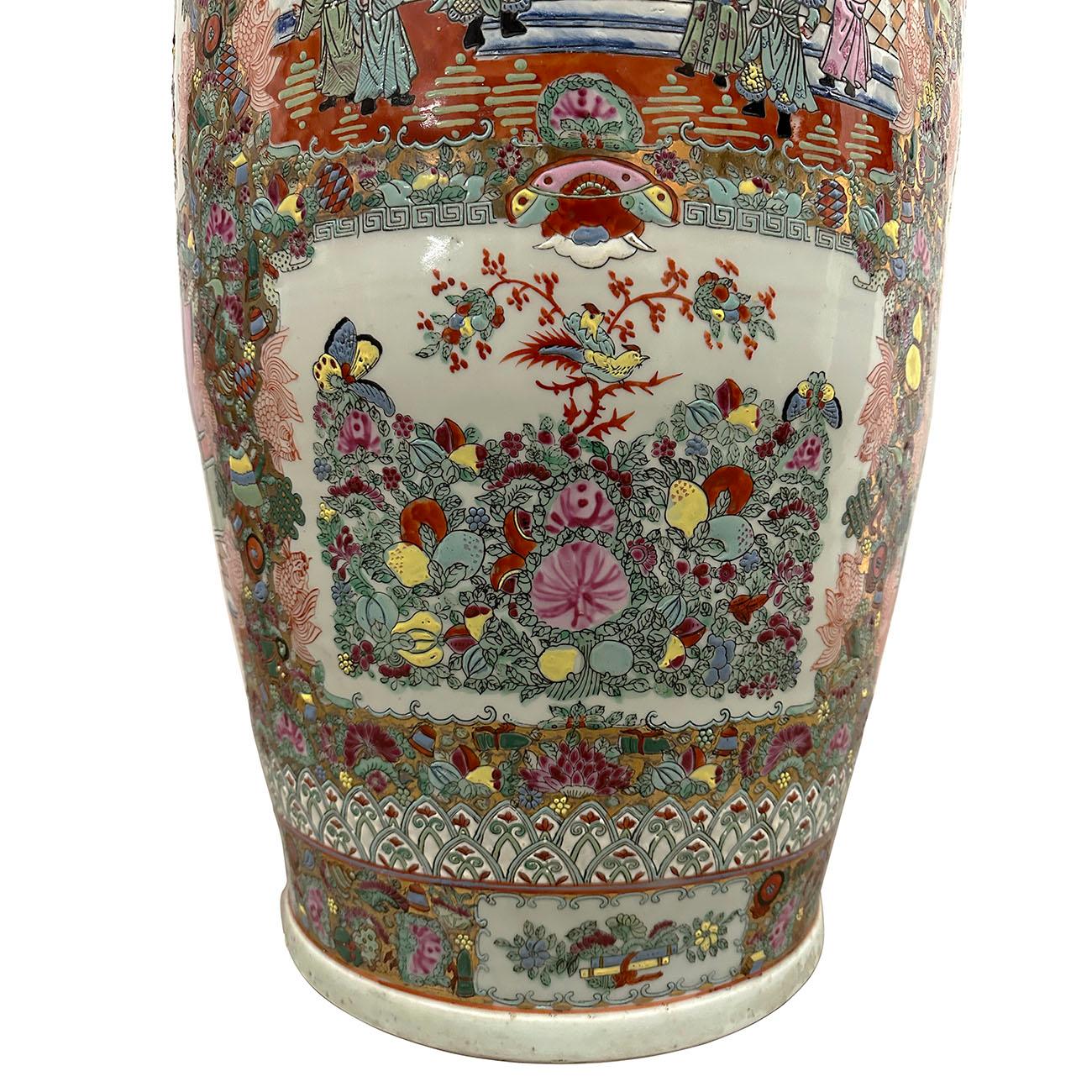 Hand-Painted Early 20th Century Chinese Hand Painted Rose Medallion Temple Vase For Sale
