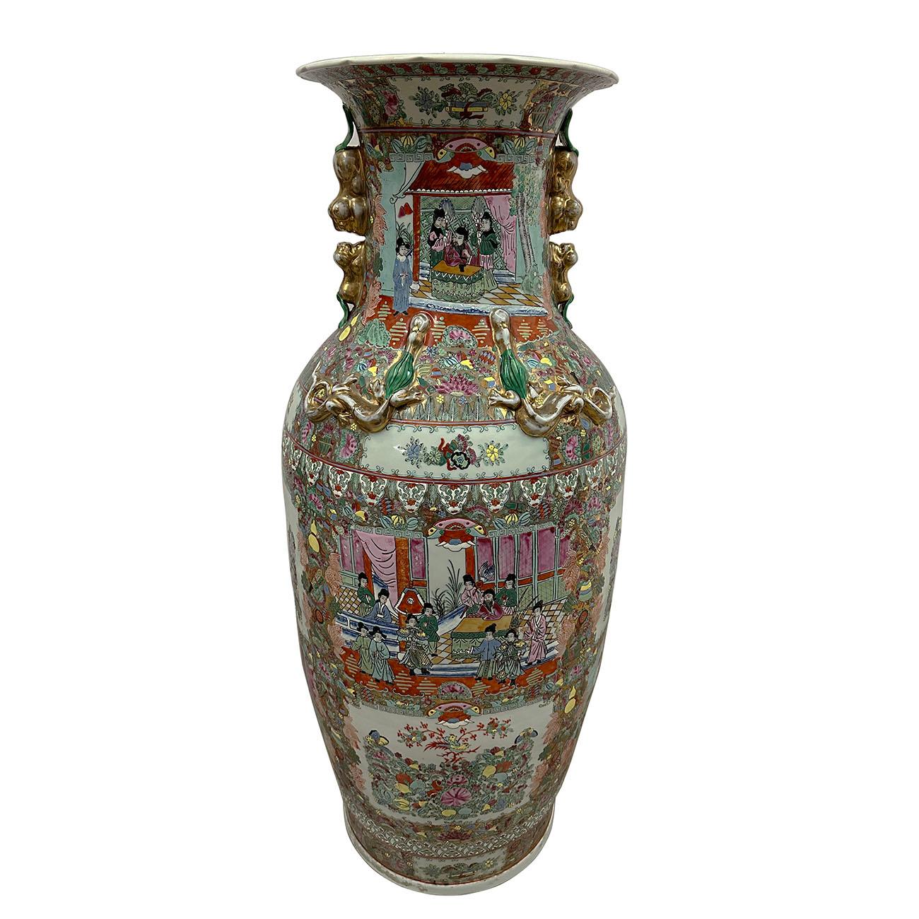 Early 20th Century Chinese Hand Painted Rose Medallion Temple Vase For Sale 3