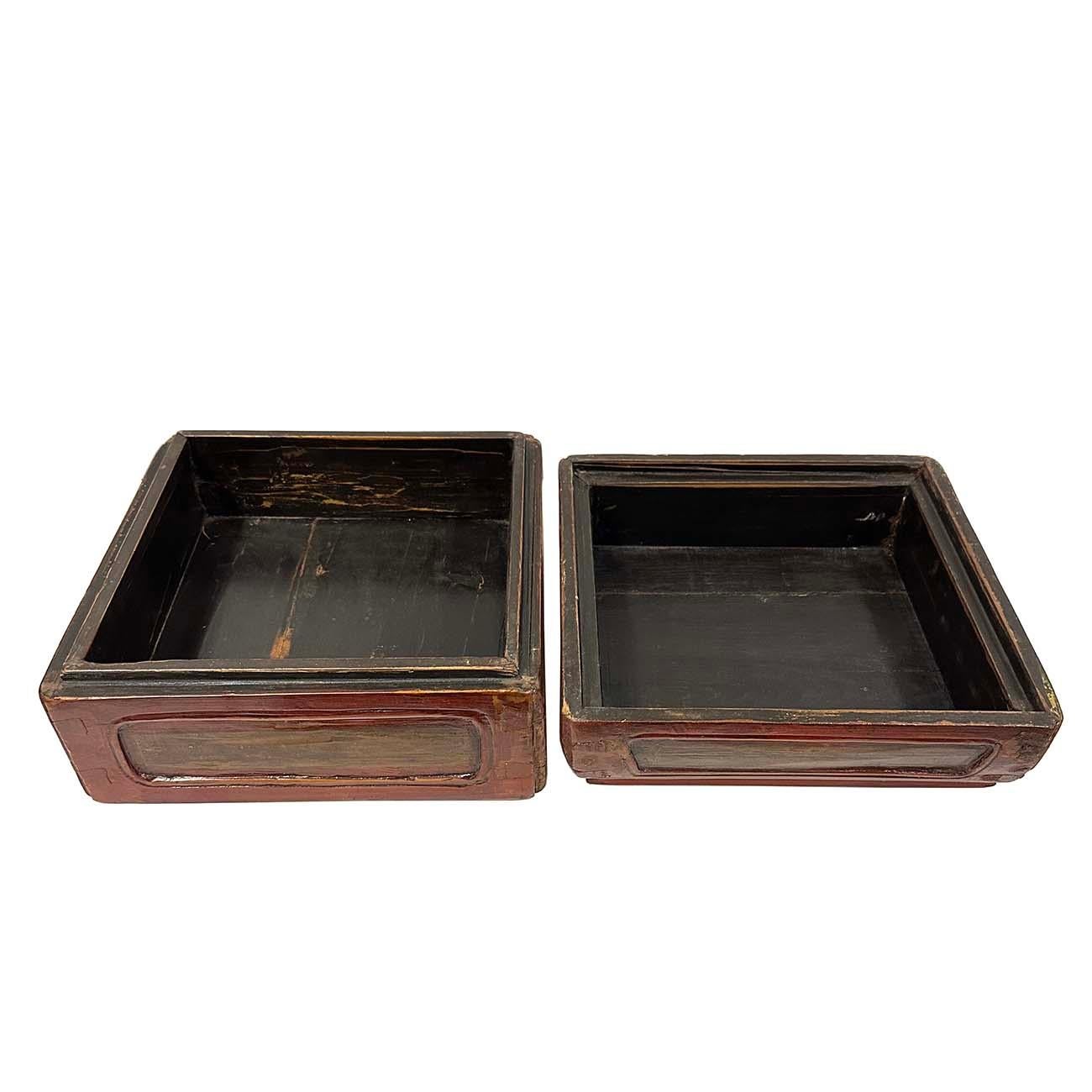 Boîte à bijoux/boîte à fruits chinoise peinte à la main du début du 20e siècle Bon état - En vente à Pomona, CA