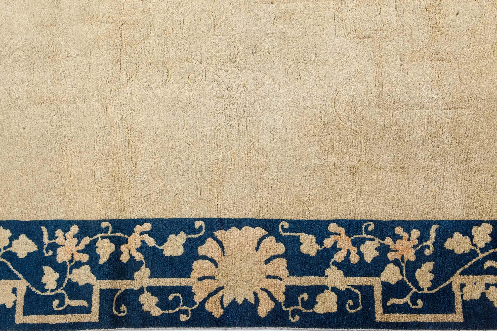 Tapis chinois beige et bleu en laine fait main du début du 20e siècle
Taille : 8'4