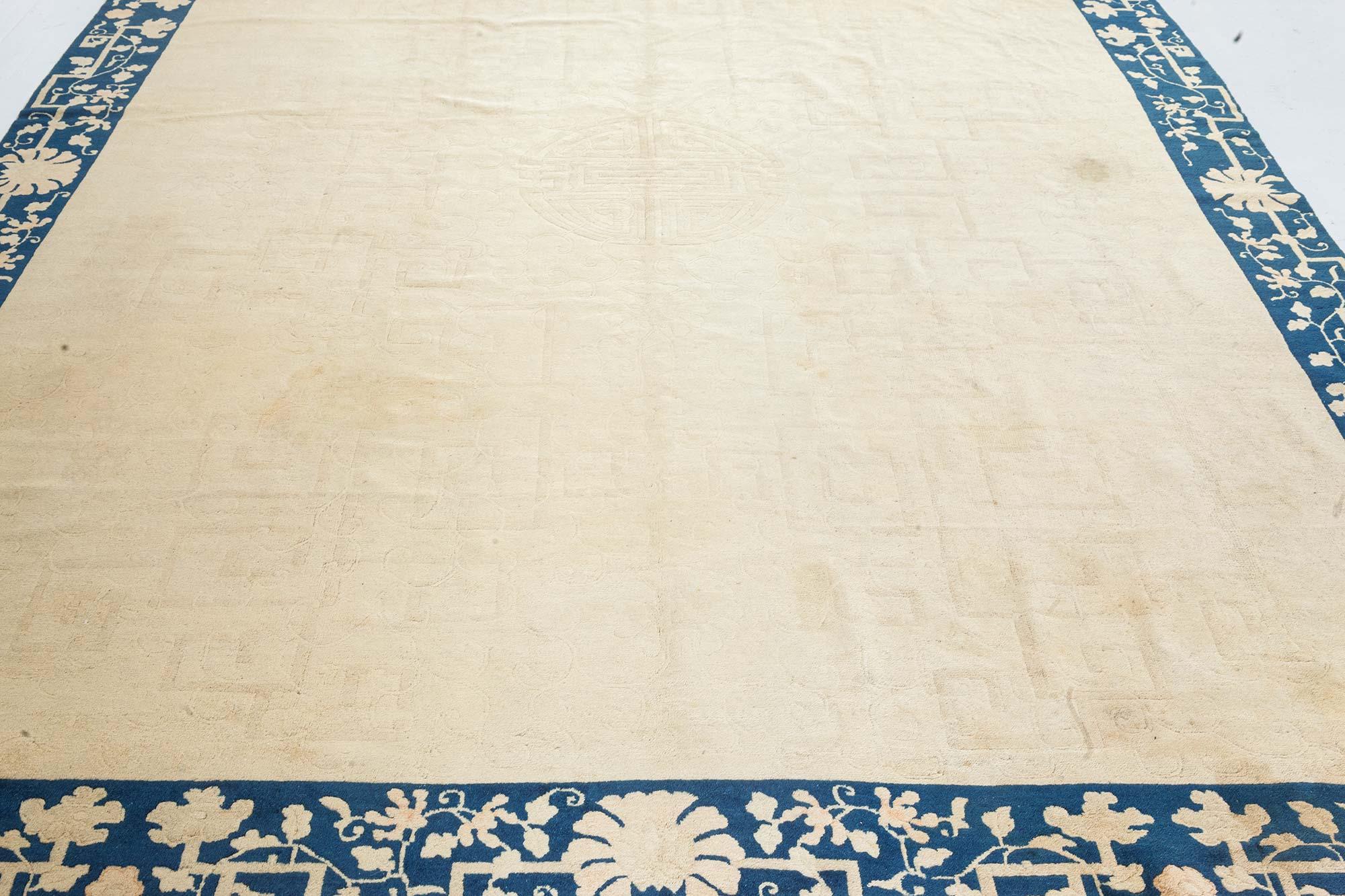 Hand-Knotted Early 20th Century Chinese Handmade Wool Rug For Sale