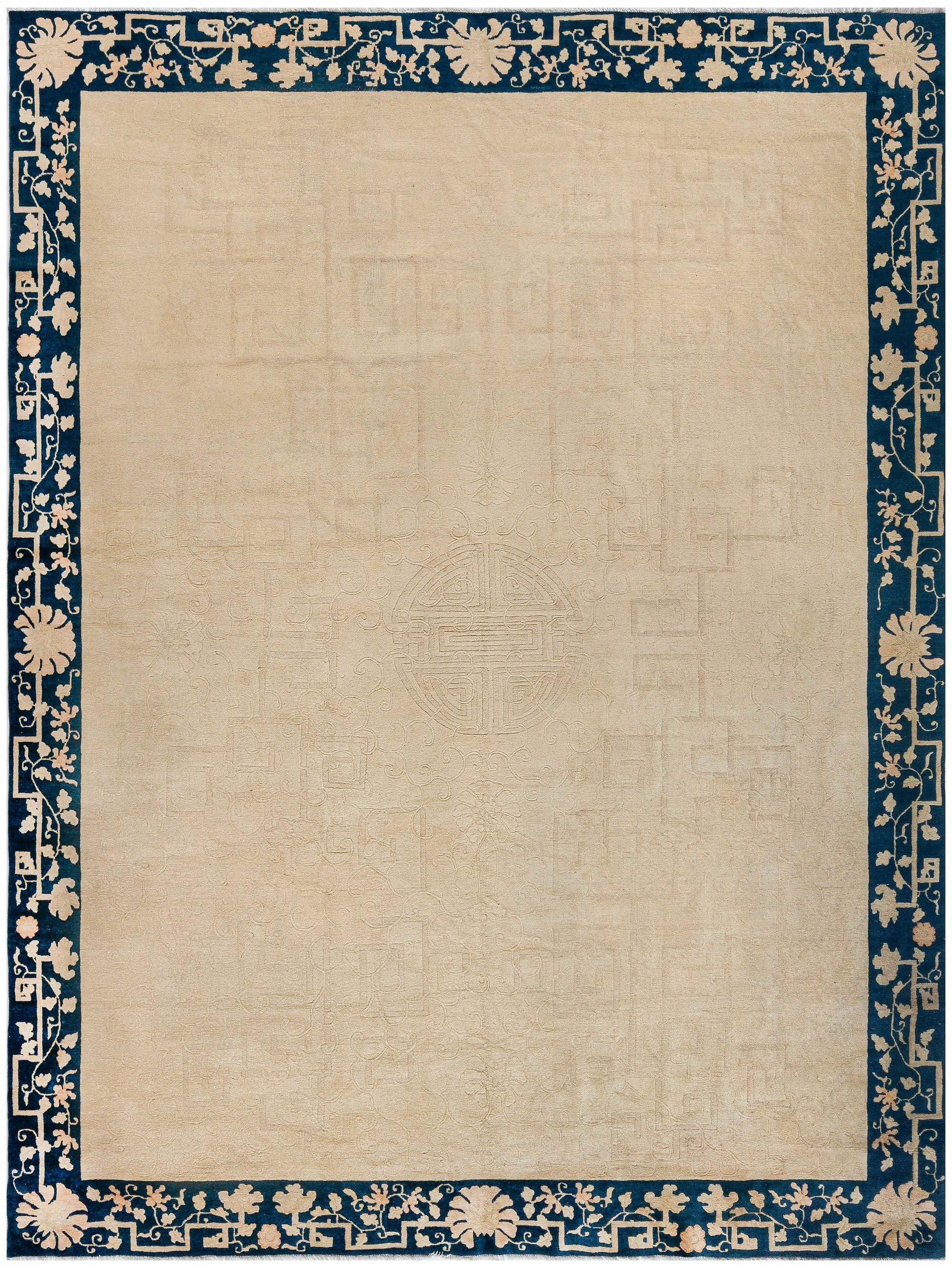 Early 20th Century Chinese Handmade Wool Rug For Sale