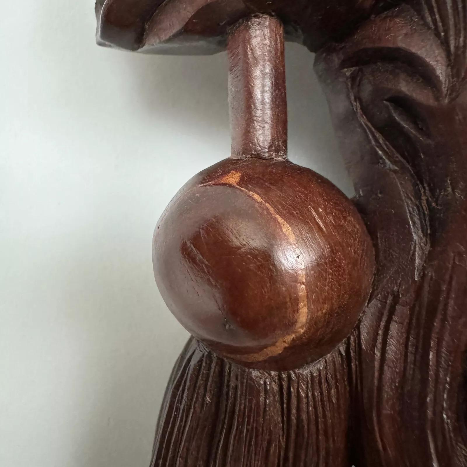 Early 20th century Chinese ironwood mask representing a wise man For Sale 2