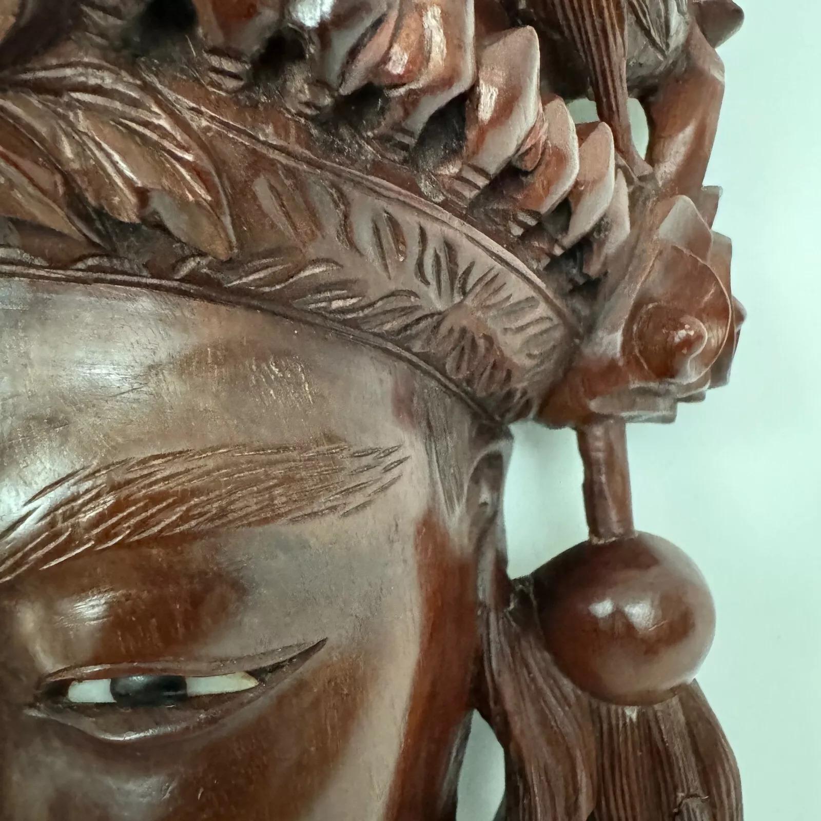 Early 20th century Chinese ironwood mask representing a wise man In Fair Condition For Sale In NANTES, FR