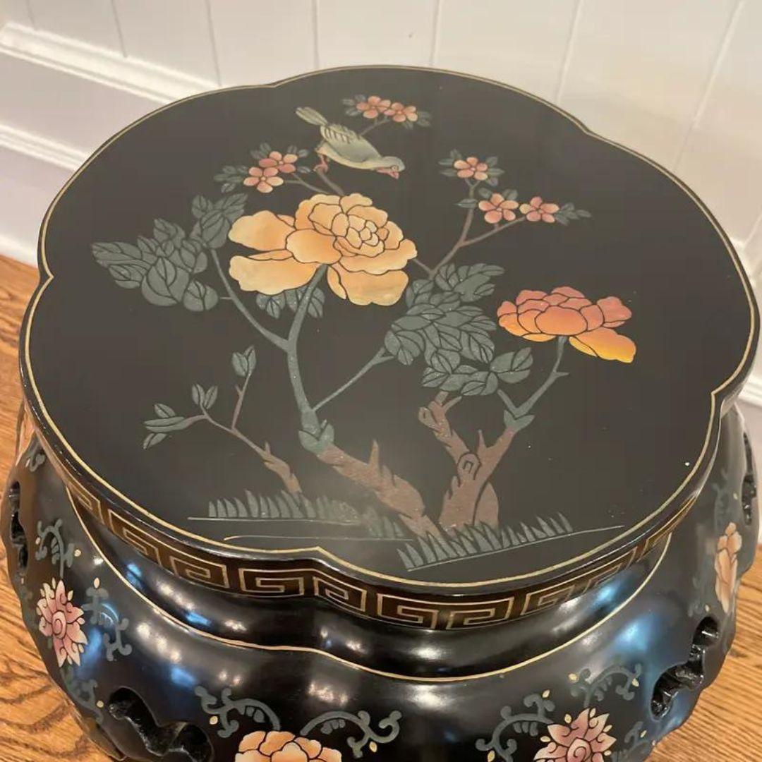 Early 20th Century Chinese Lacquered Carved Wood Drum Table For Sale 2