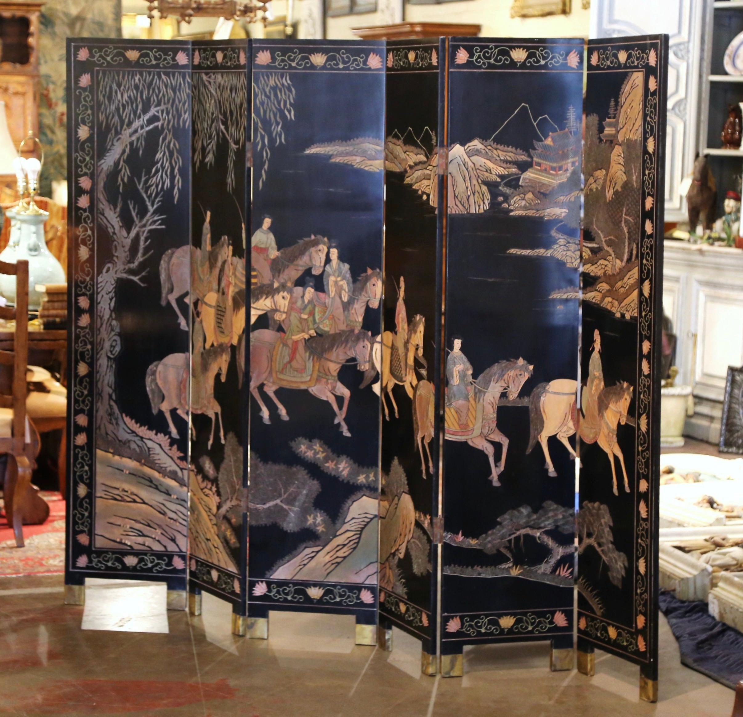 Exportation chinoise Paravent décoratif chinois laqué et ébonisé à six panneaux du début du 20e siècle en vente