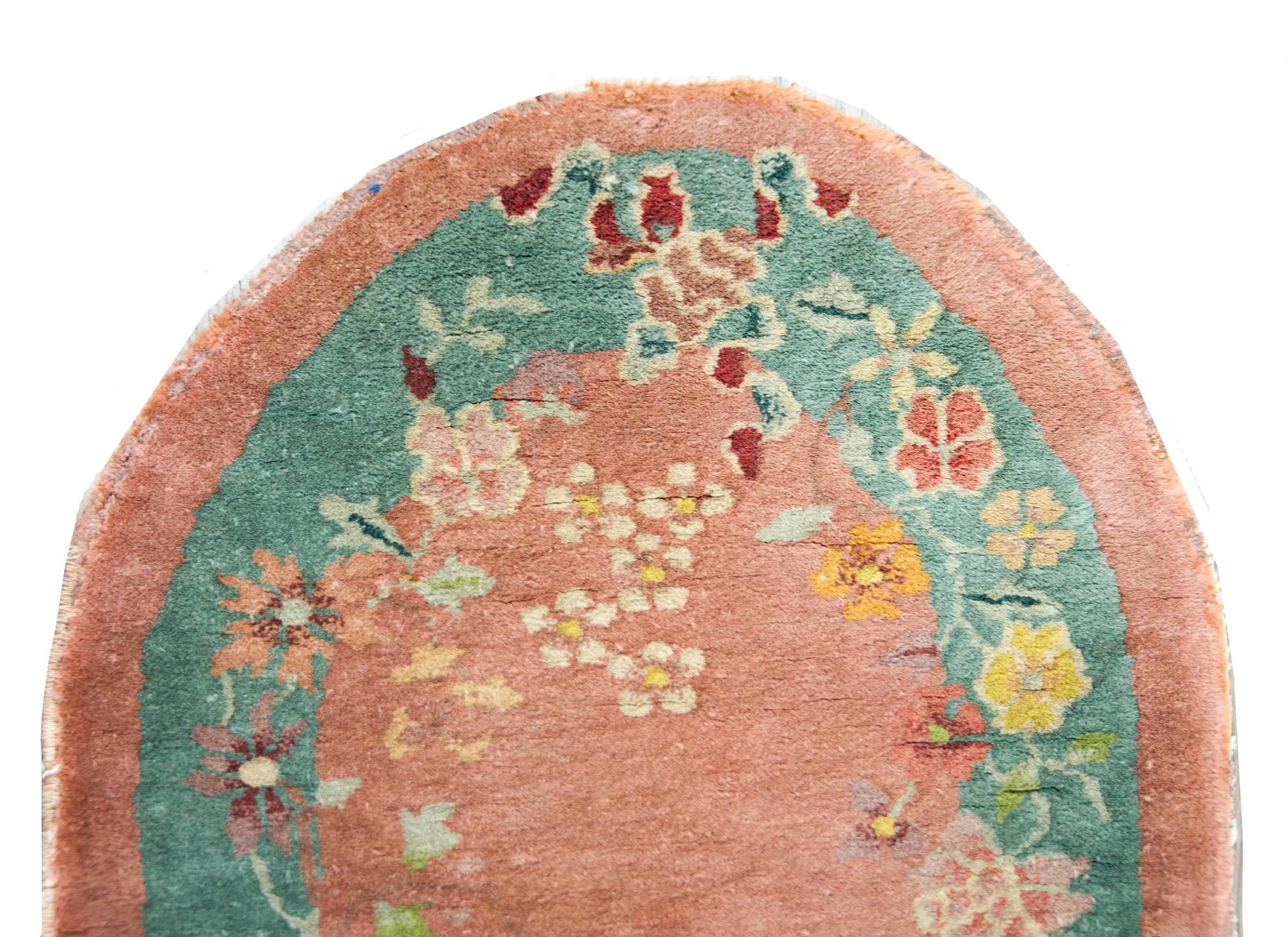 Early 20th Century Chinese Oval Art Deco Rug For Sale 5