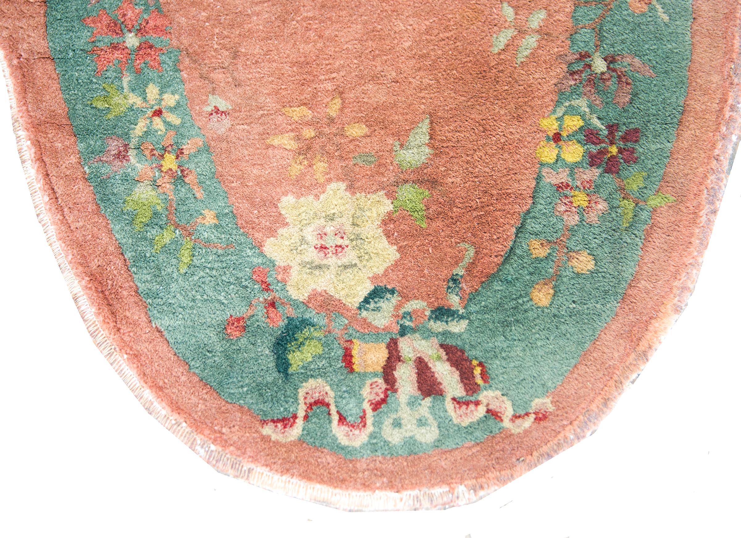 Early 20th Century Chinese Oval Art Deco Rug For Sale 3