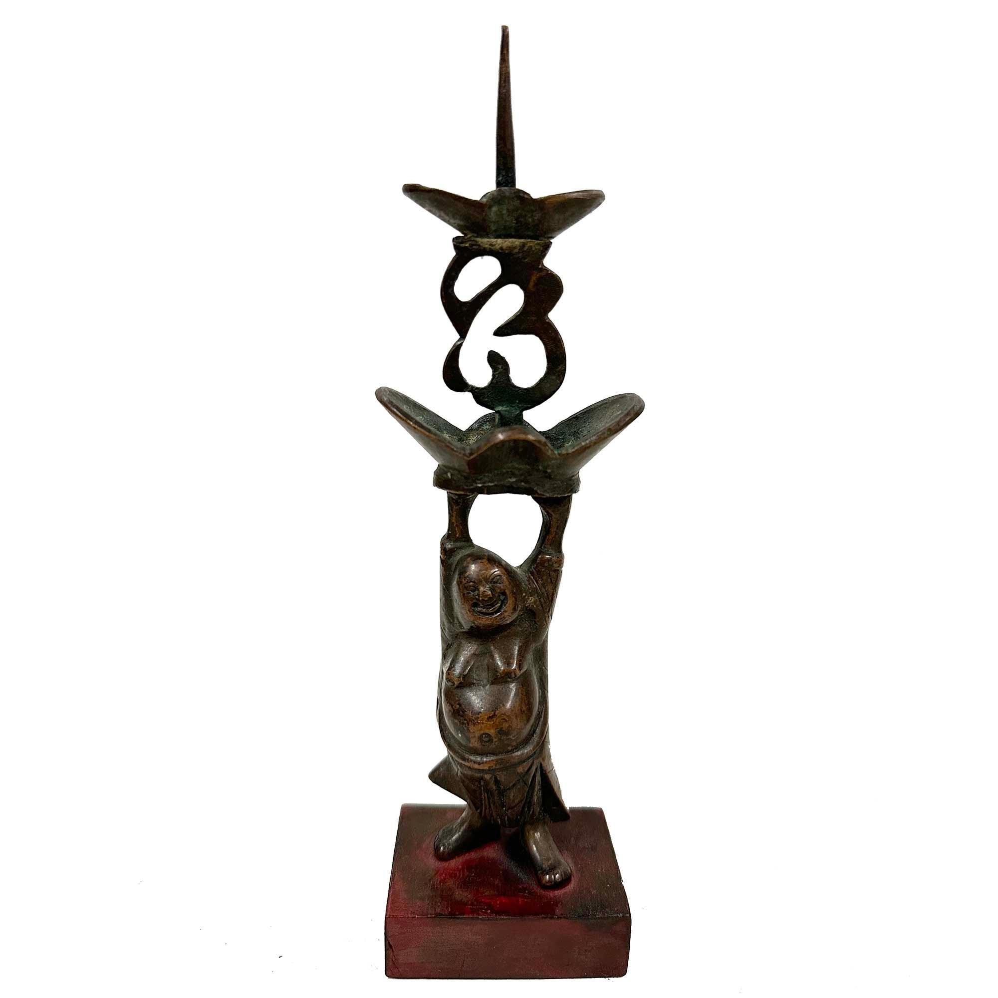 Cinese Early 20th Century Chinese Pair of Bronze Happy Buddha Candle Holders in vendita