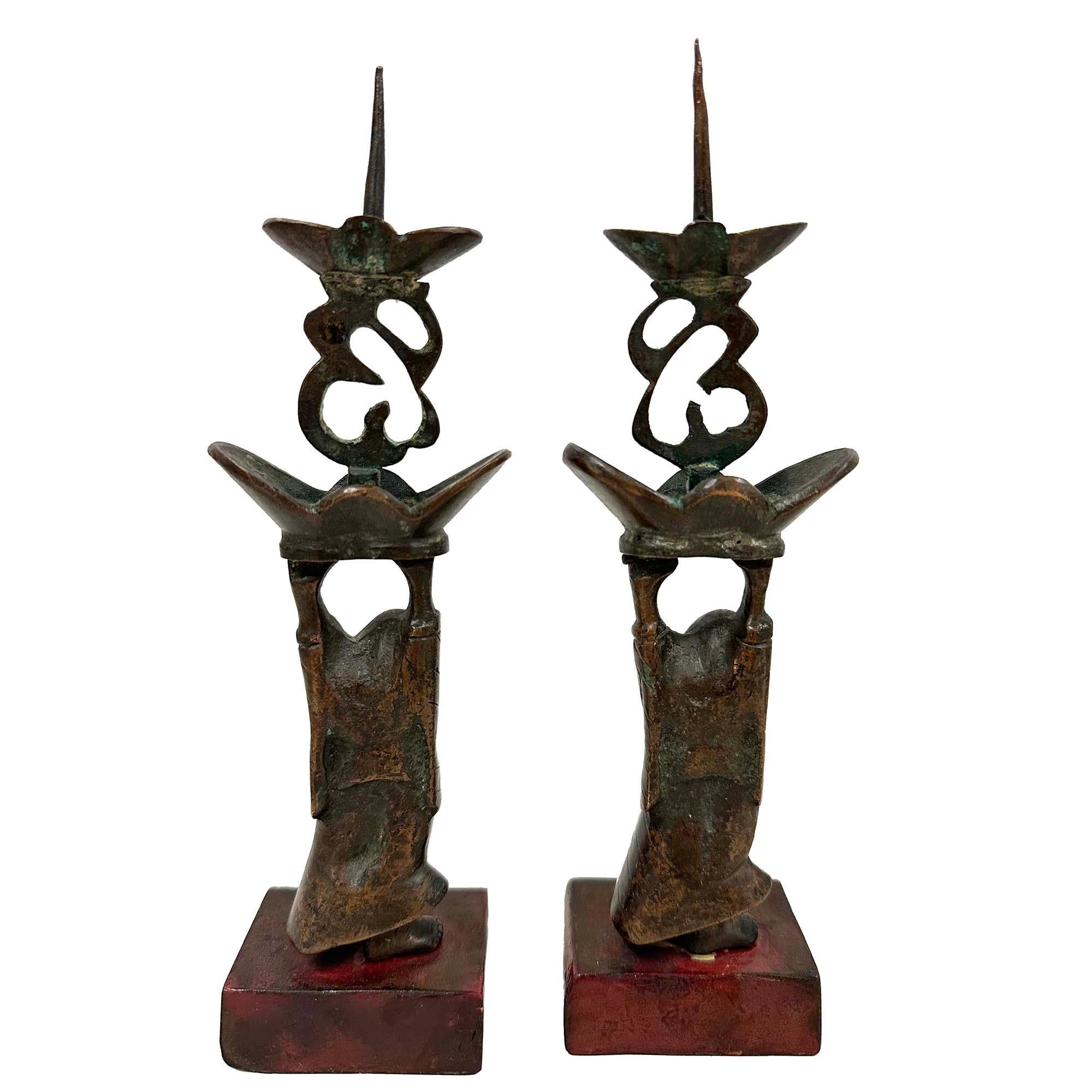 Early 20th Century Chinese Pair of Bronze Happy Buddha Candle Holders in vendita 1