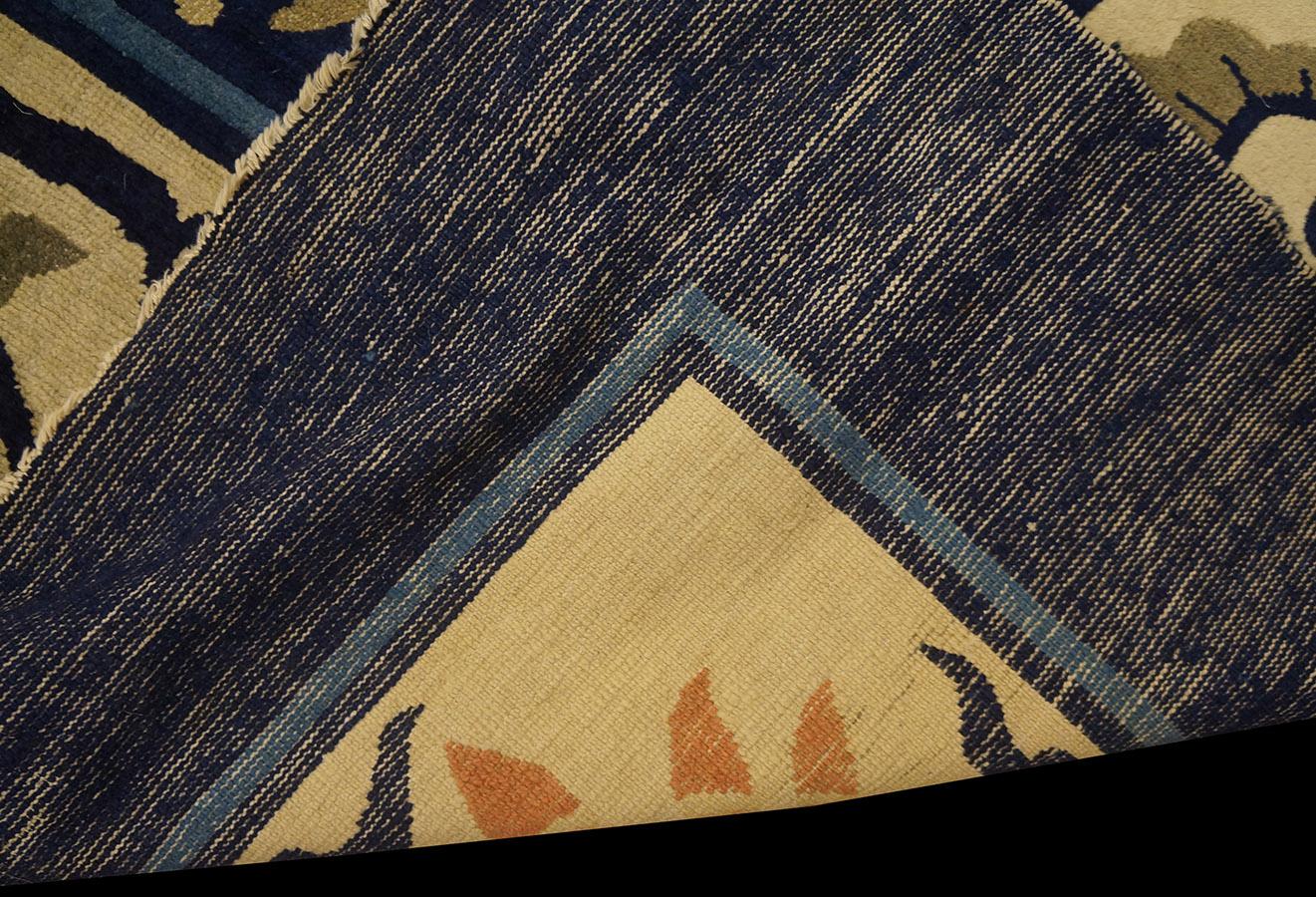Early 20th Century Chinese Peking Carpet ( 13'10'' x 17'4'' - 422 x 528 ) In Good Condition For Sale In New York, NY