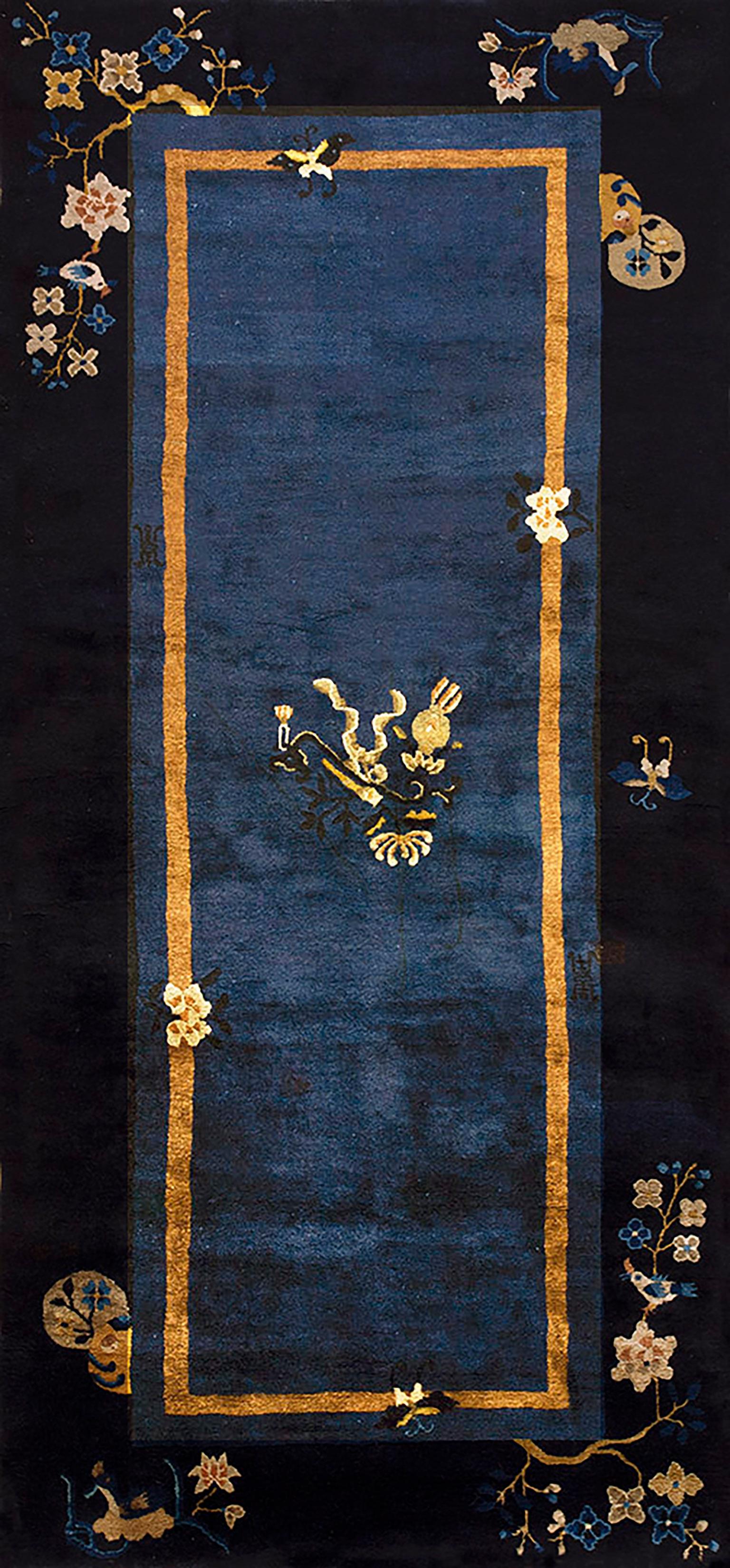 Tappeto cinese di Pechino dei primi del Novecento ( 4'2" x 8'9" - 127 x 267 ) in vendita