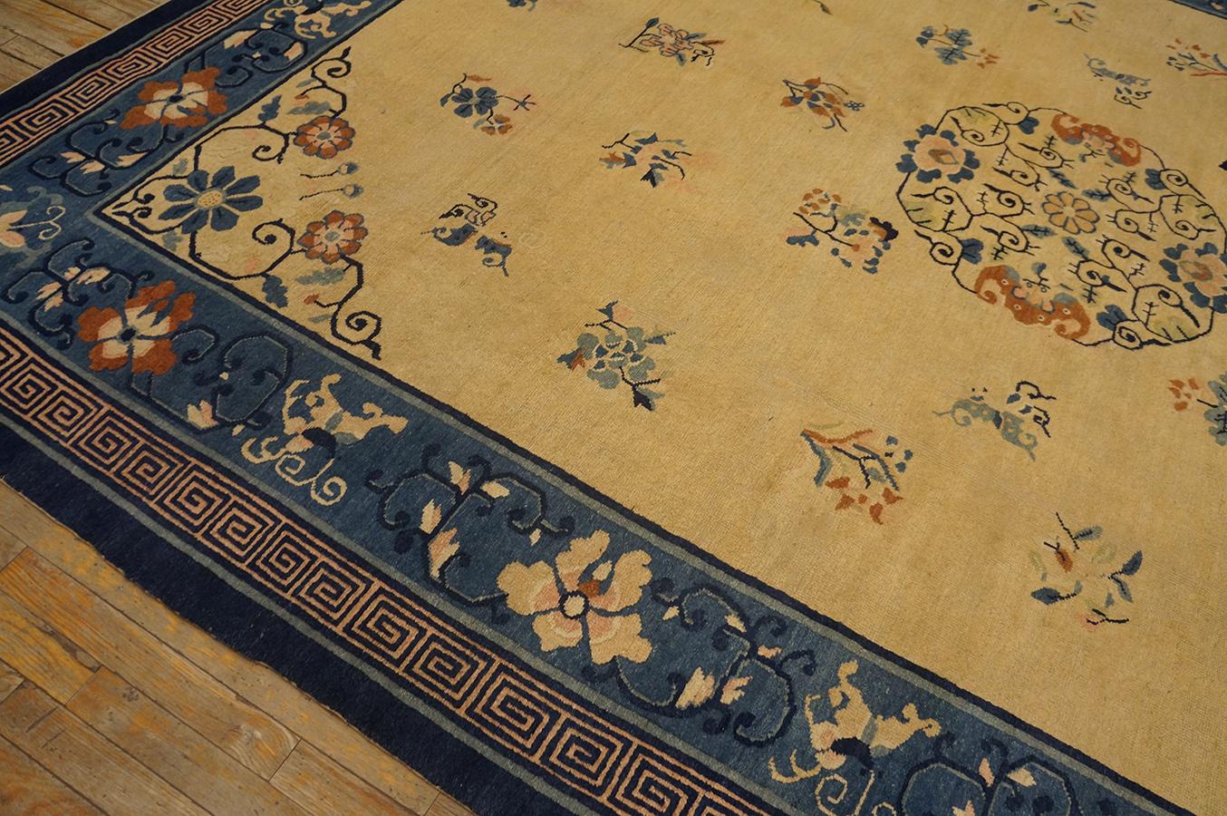 Principios del siglo XX  Alfombra china pekinesa del siglo ( 9' x 11'7'' - 275 x 355 ) en Bueno estado para la venta en New York, NY