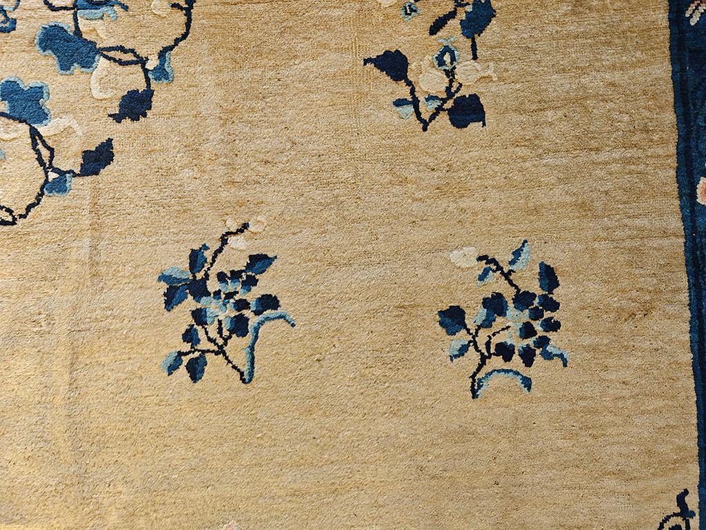 Early 20th Century Chinese Peking Carpet ( 9'1'' x 11'9'' - 277 x 358 ) In Good Condition For Sale In New York, NY