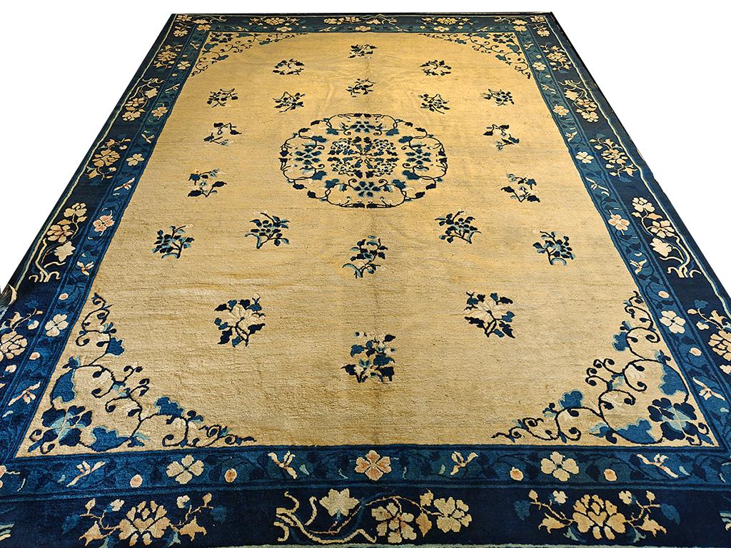 Wool Early 20th Century Chinese Peking Carpet ( 9'1'' x 11'9'' - 277 x 358 ) For Sale