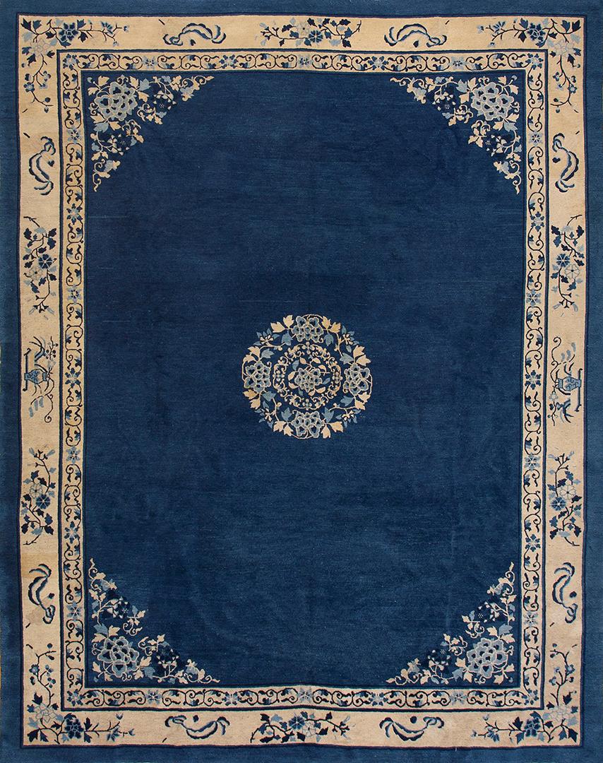 Chinesischer Peking-Teppich des frühen 20. Jahrhunderts (9'2'' x 11'8'' - 279 x 356)