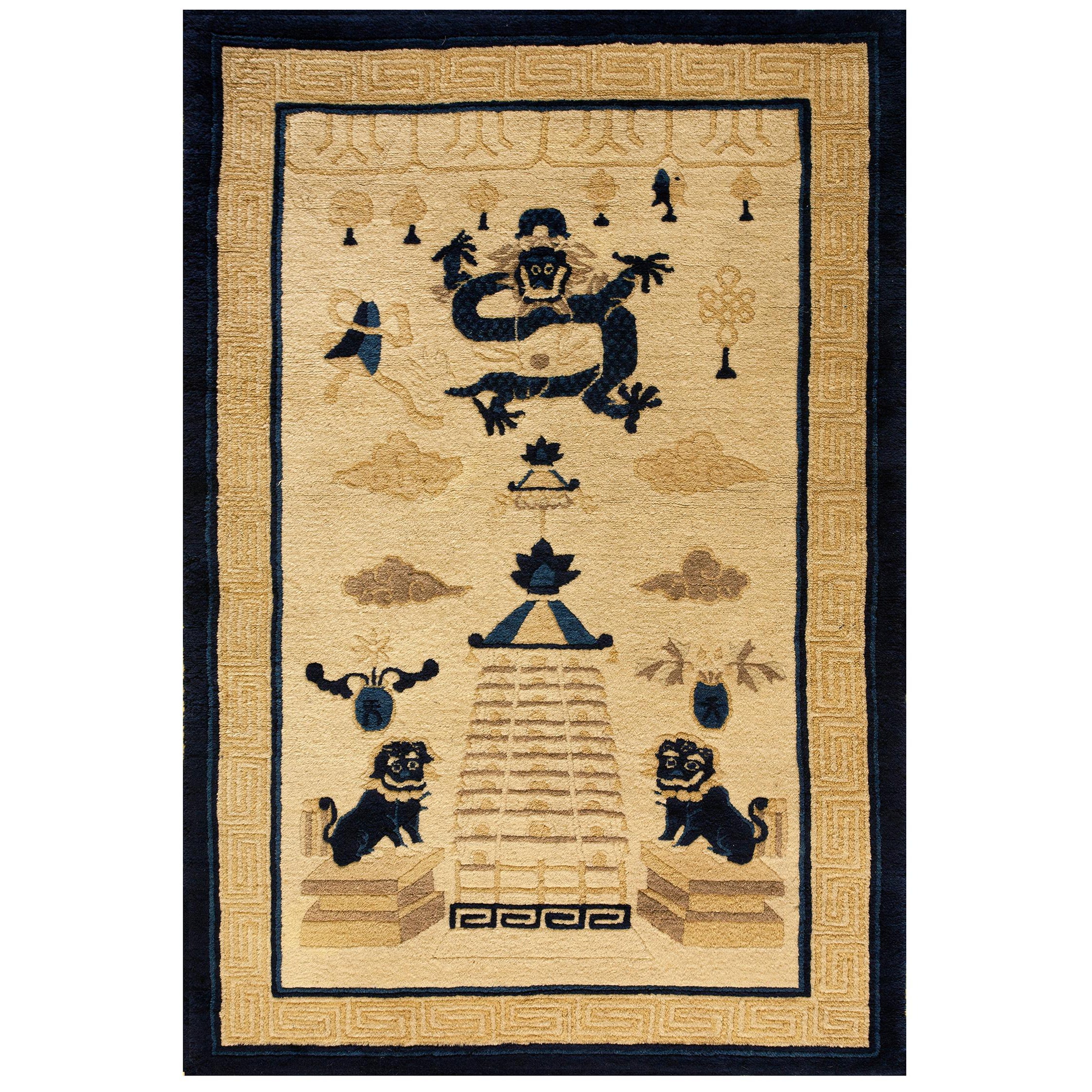 Tappeto con drago di Pechino dell'inizio del XX secolo ( 3'2'' x 4'10'' - 97 x 147 ) in vendita