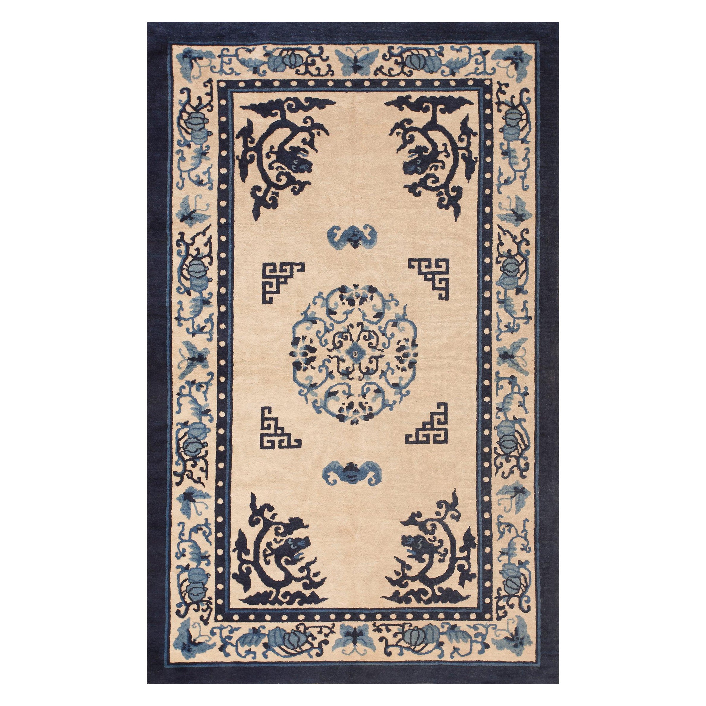 Tapis chinois du début du 20e siècle avec dragon de Pékin ( 4'2'' x 6'9'')  - 127 x 206 )