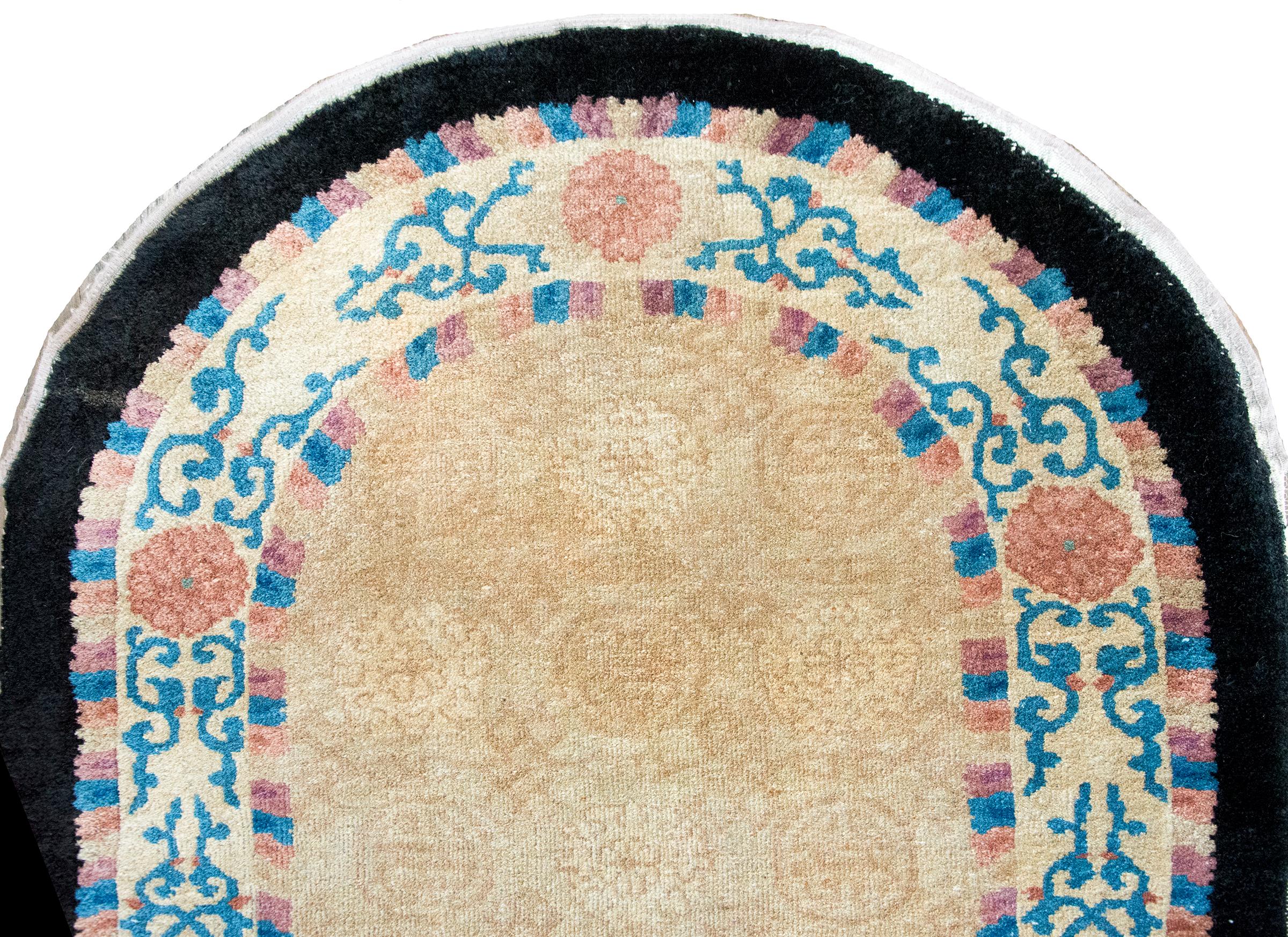 Early 20th Century Chinese Peking Rug For Sale 4