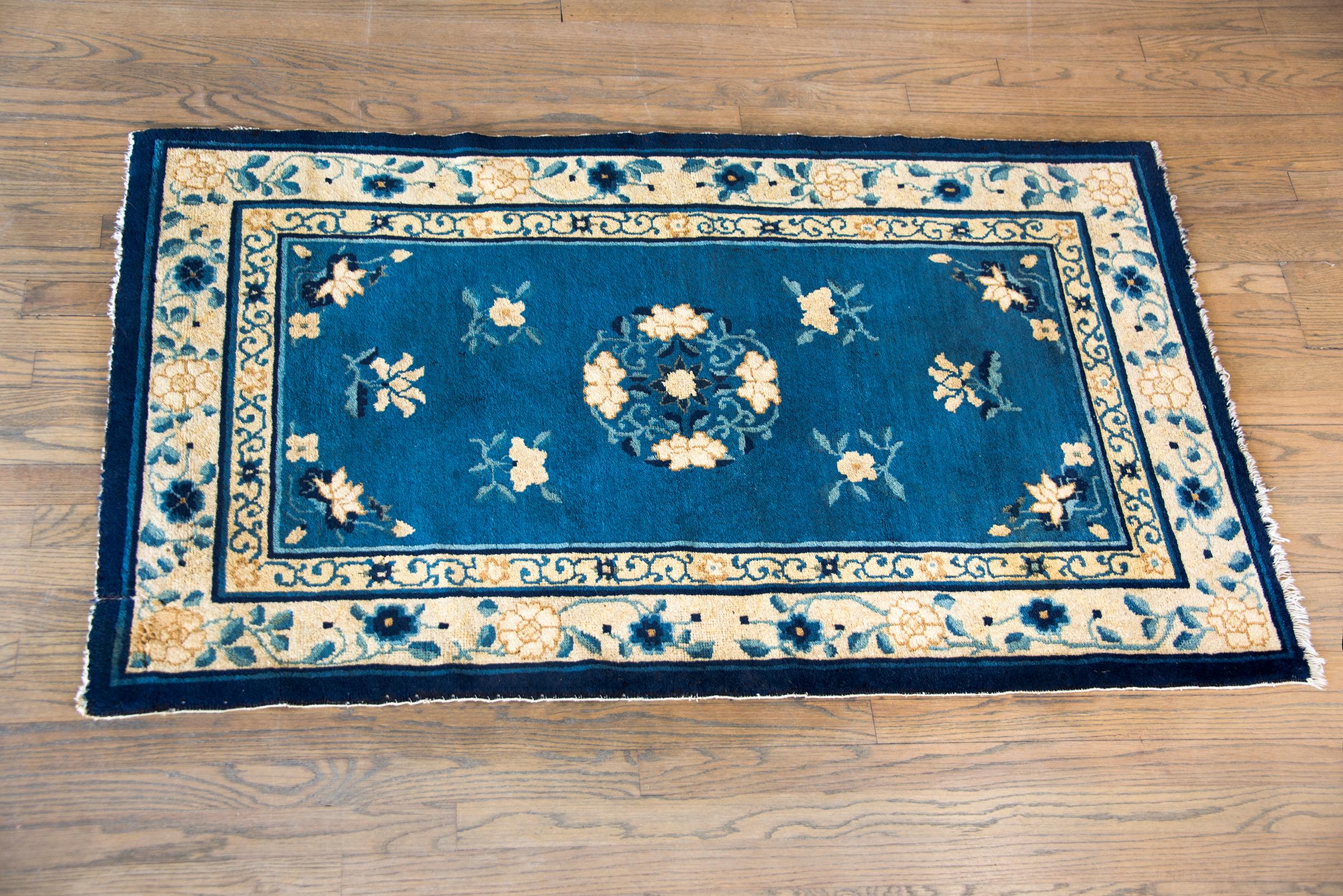 Early 20th Century Chinese Peking Rug For Sale 9