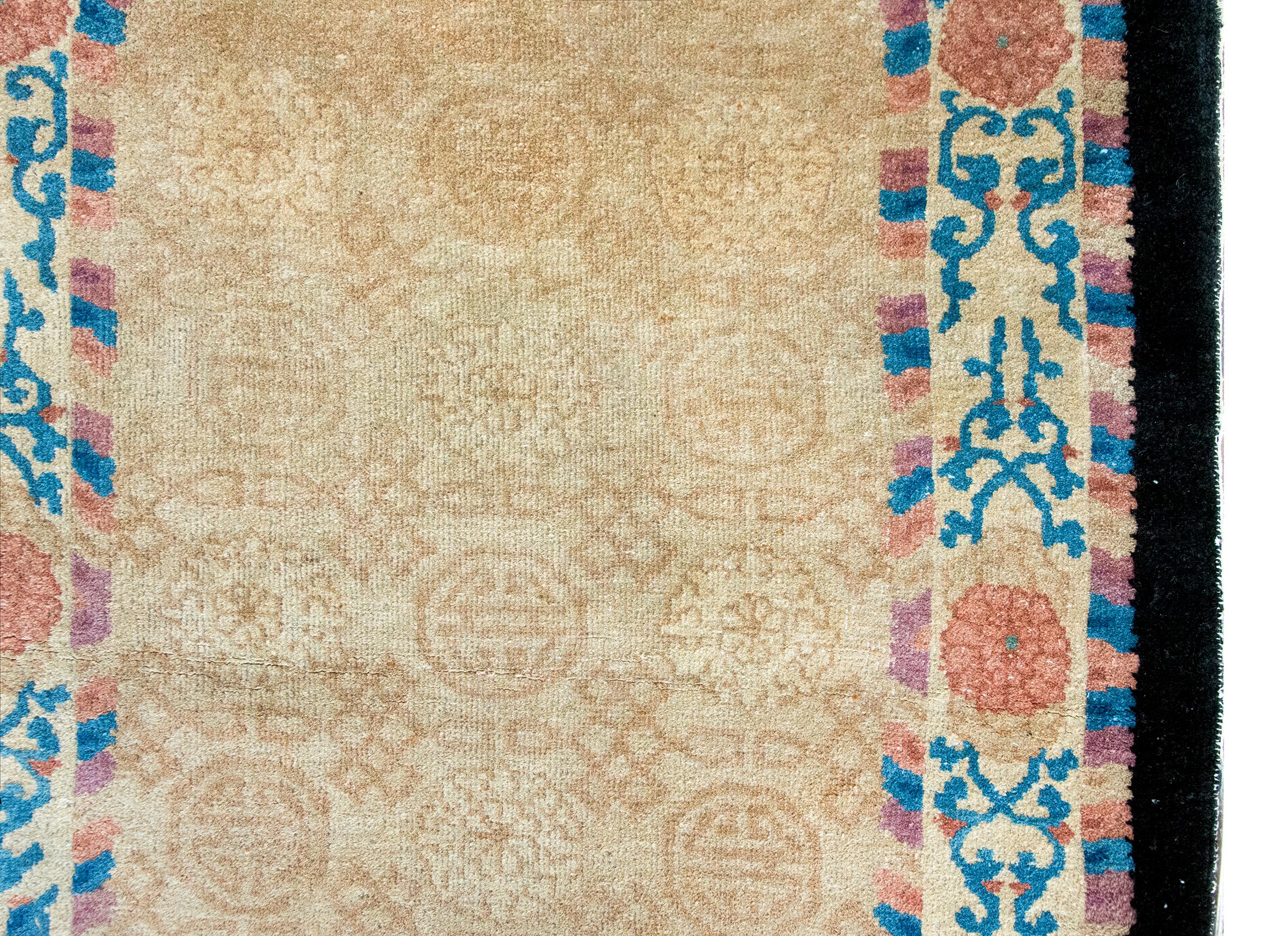Early 20th Century Chinese Peking Rug In Good Condition For Sale In Chicago, IL