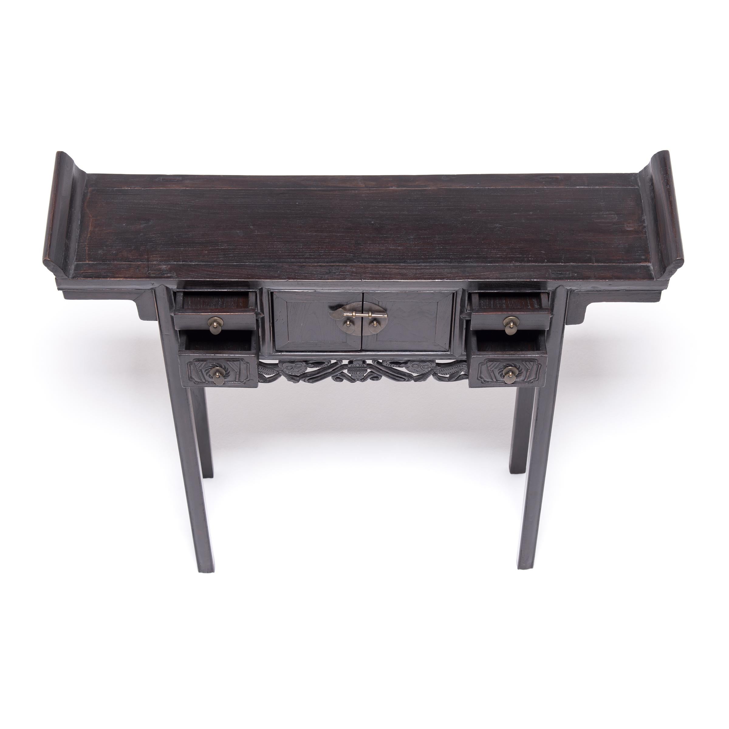 Early 20th Century Chinese Petite Altar Console Table 2