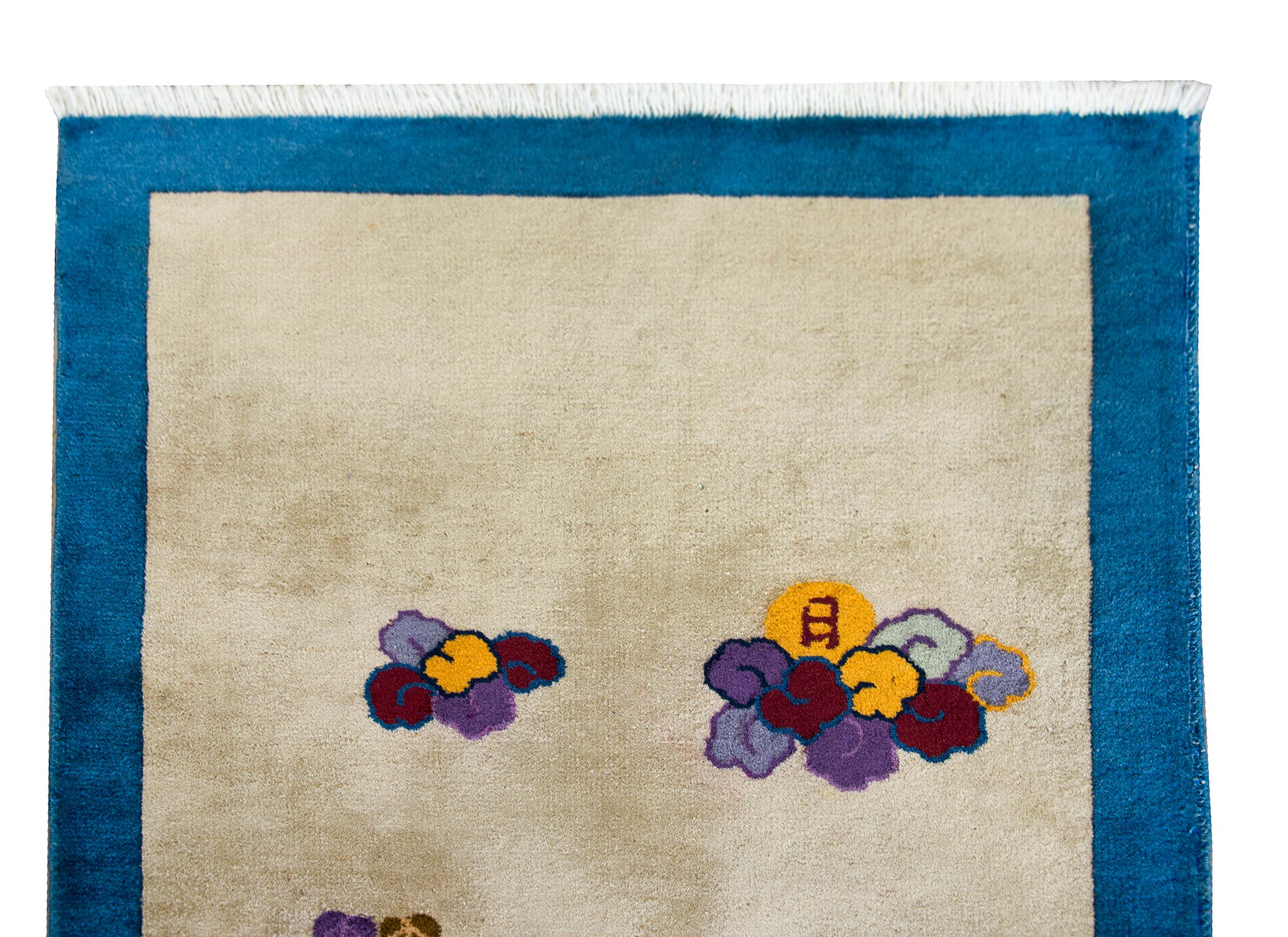 Early 20th Century Chinese Pictorial Art Deco Rug For Sale 4