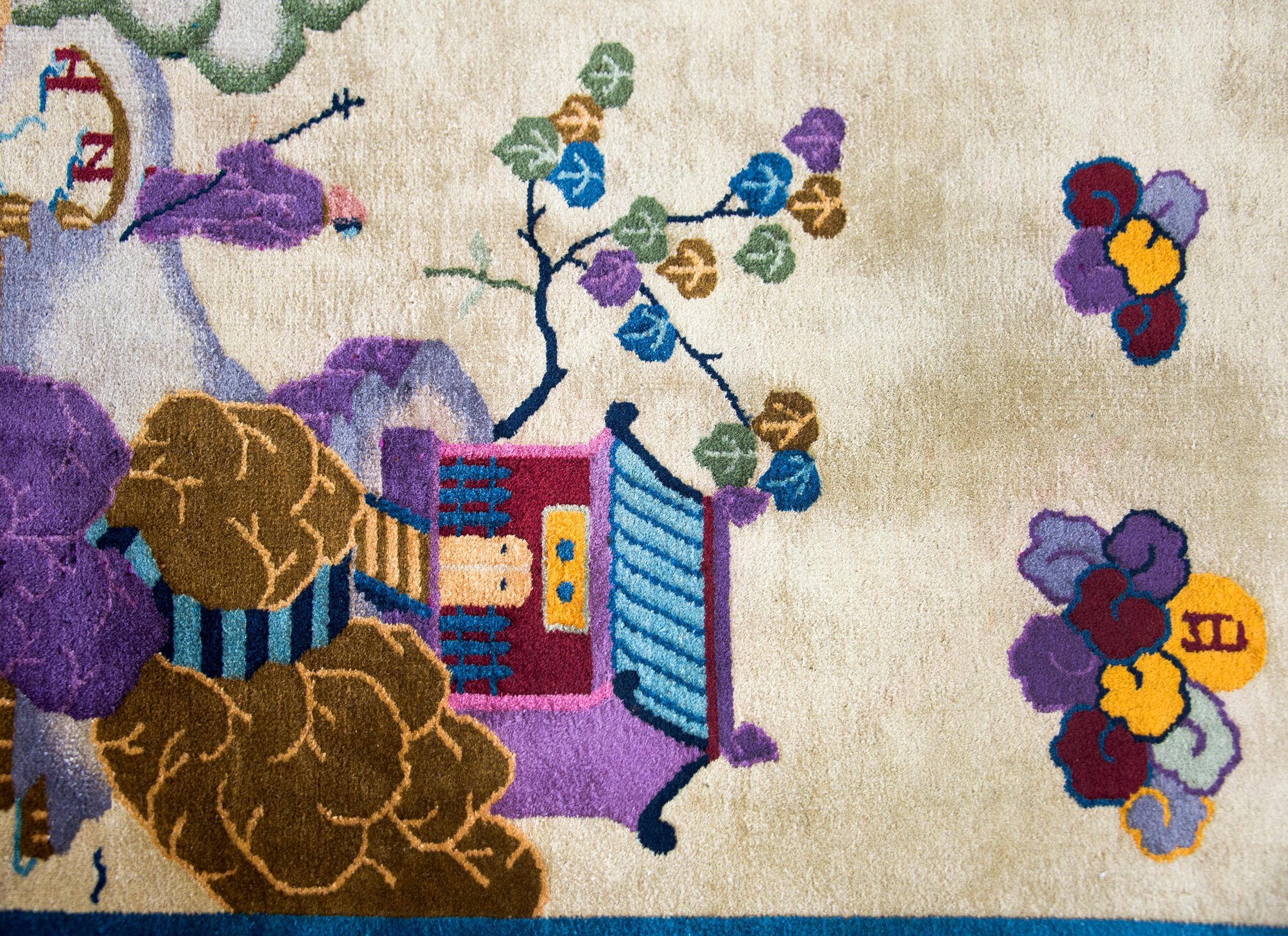 Early 20th Century Chinese Pictorial Art Deco Rug For Sale 1