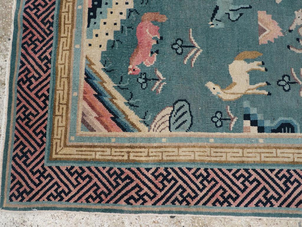 Early 20th Century Chinese Pictorial Throw Rug In Excellent Condition For Sale In New York, NY